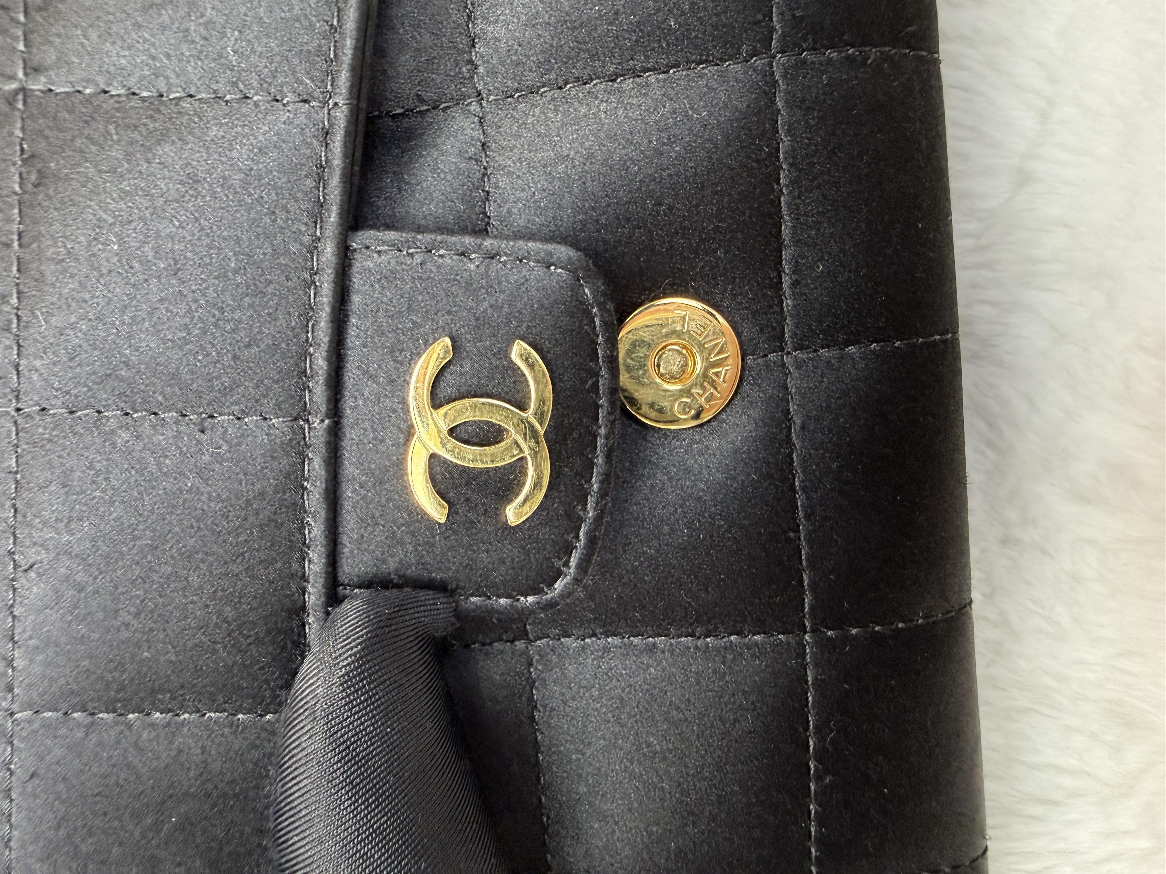 Chanel 香奈兒 冰格MiniCF綢緞配山茶花手機包「罕有精品」