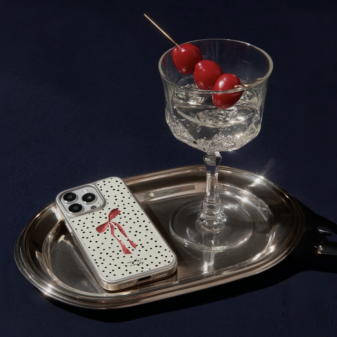 【Rosé Parisien Bow with Dots】銀框亮面MagSafe iPhone Case