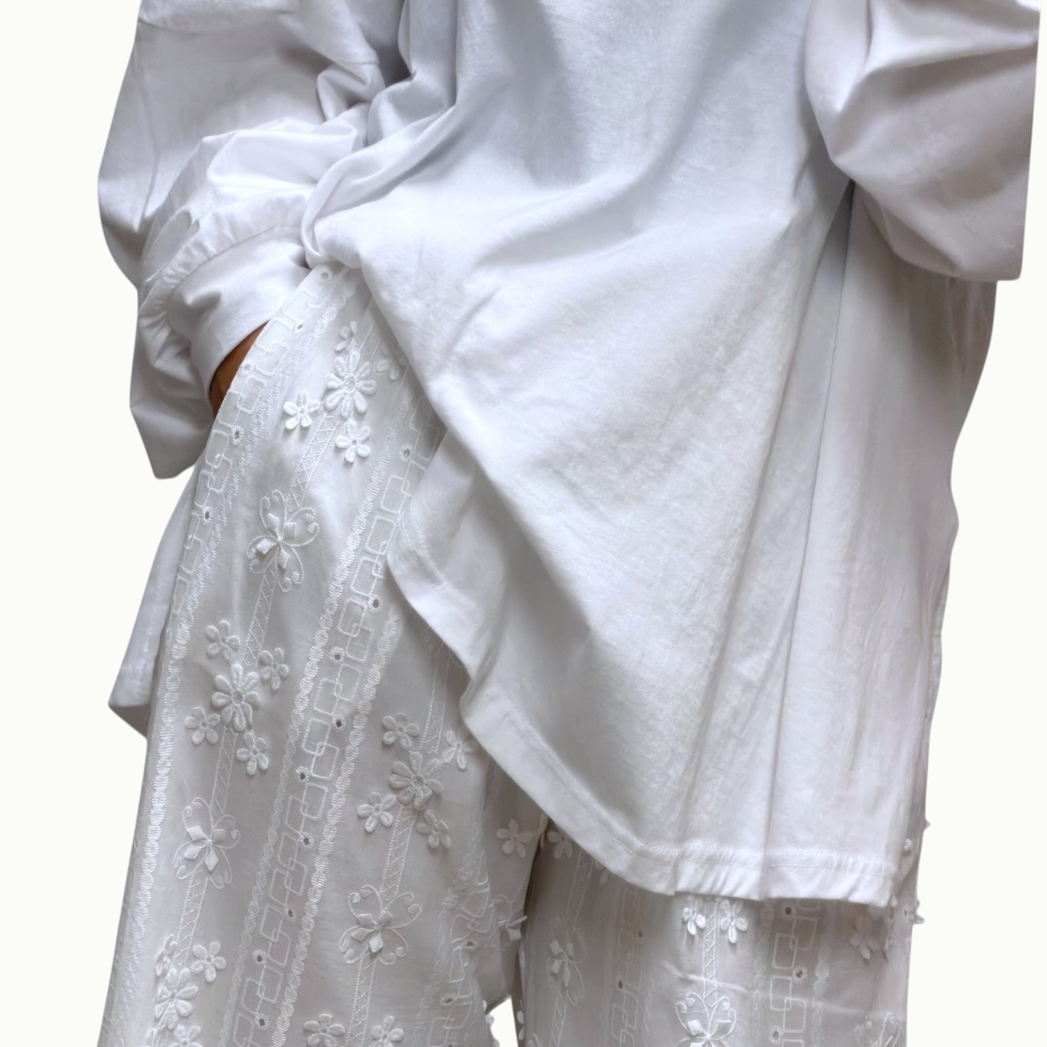 221016 薄料長䄂tee