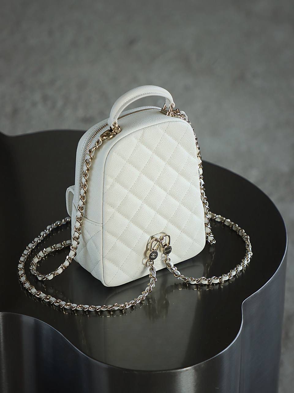 24C迷你書包鑒定版 👜 一包一碼 支持全球鑒定查驗身份證原廠專G Haas皮料過關清單資料可査詢 Chane*25C迷你雙肩背包 雖然小 但非常實用能雙肩能單肩小書包 五金：全鋼金扣 皮料：Haas中球牛皮 尺寸：18*13*9cm