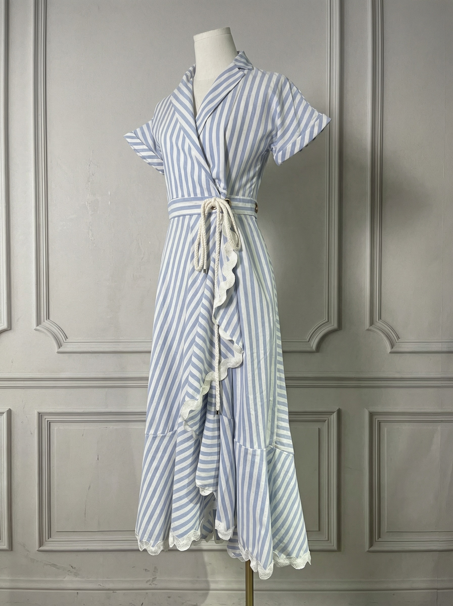 條紋裹身連衣裙