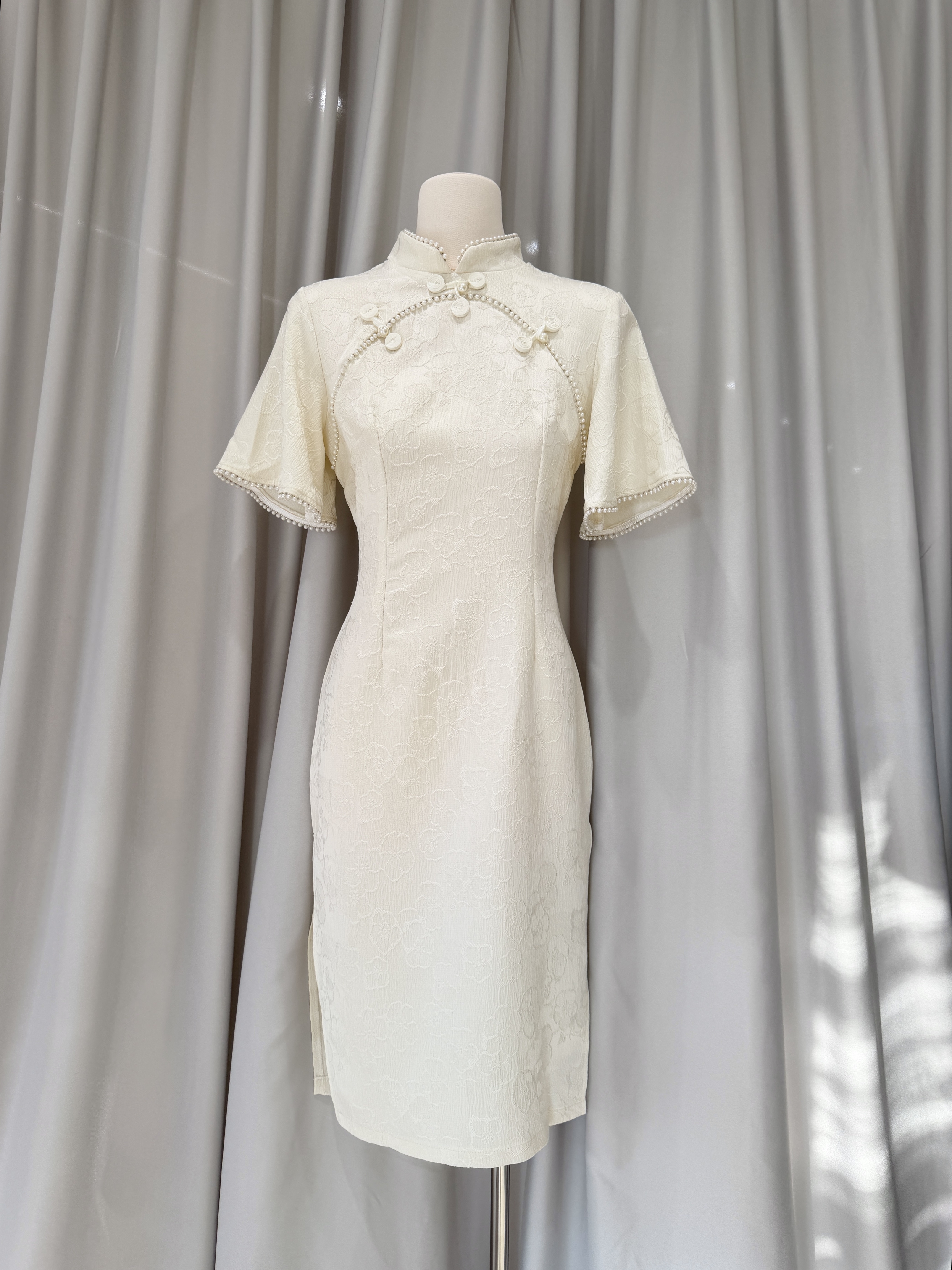 6633 新中式提花珍珠旗袍