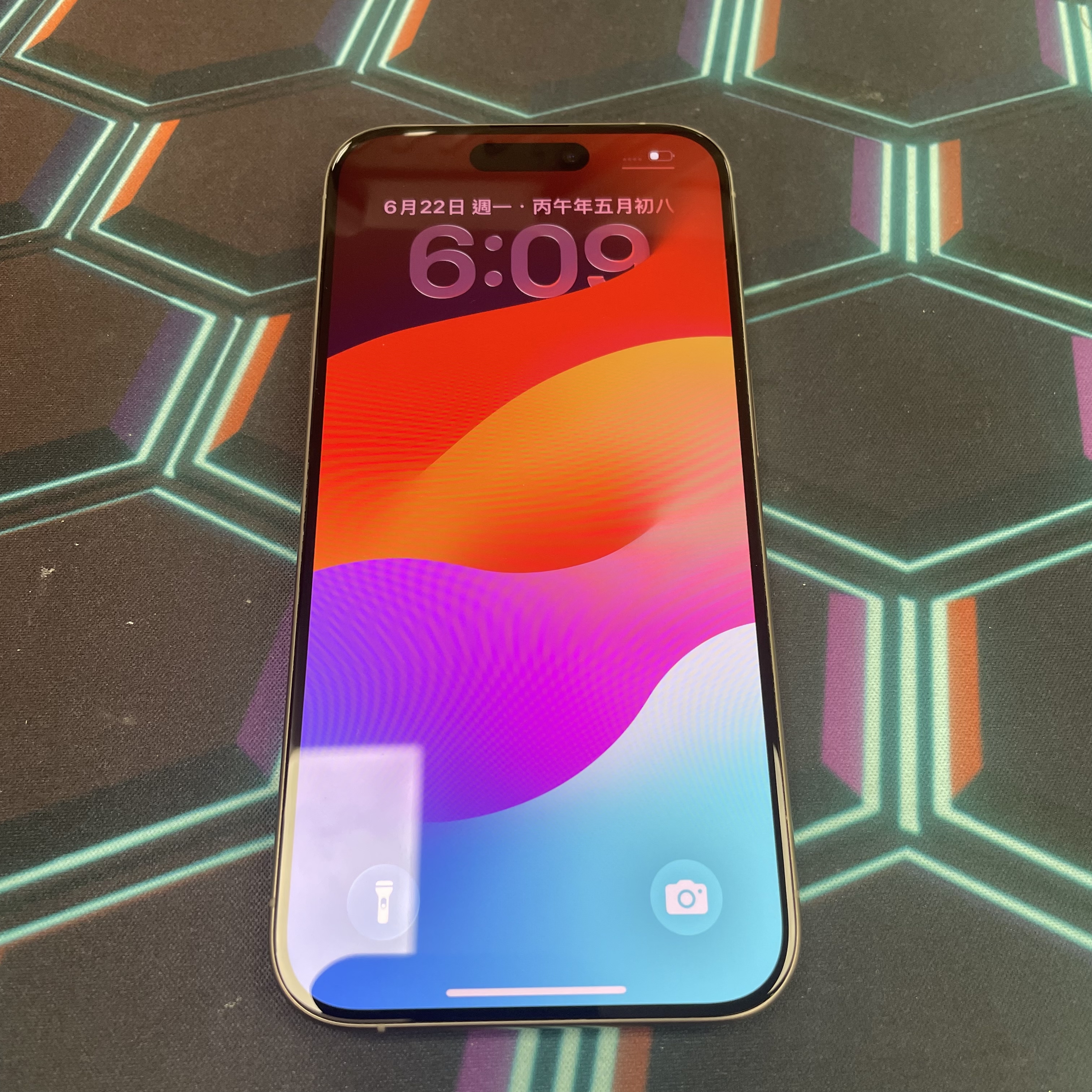 *6812 15 Pro 勁靚機 256GB 電80 原色 gray