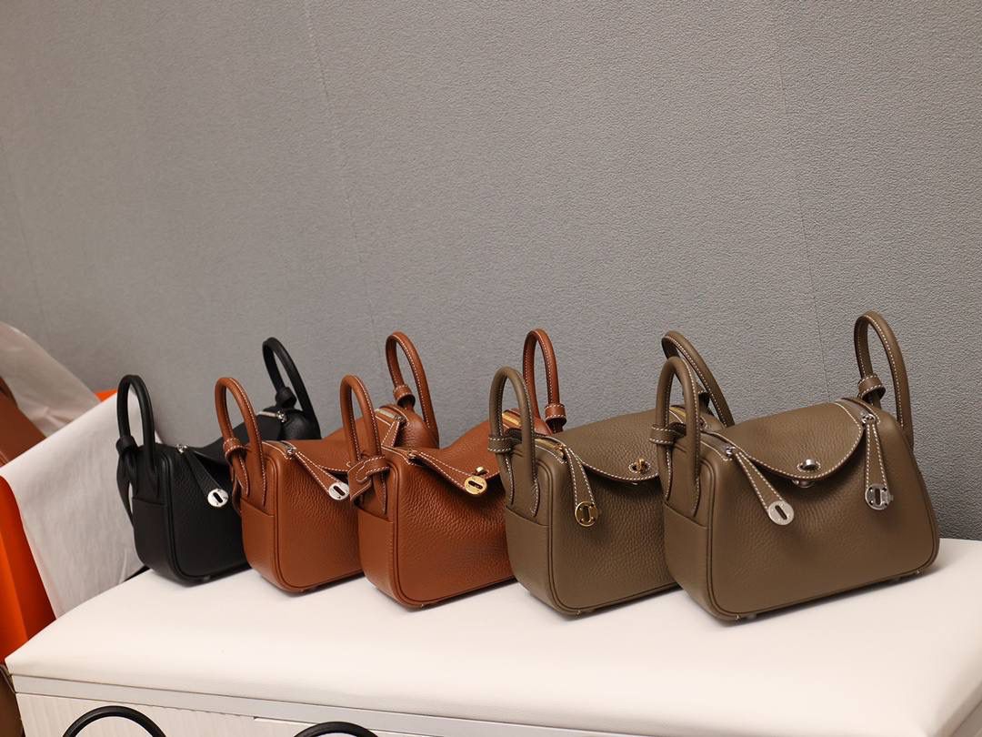 Hermes 爱马仕 Lindy 19/26CM 金银扣大集合🎀 尺寸：19*12.5*9cm 尺寸：26*18*14 cm