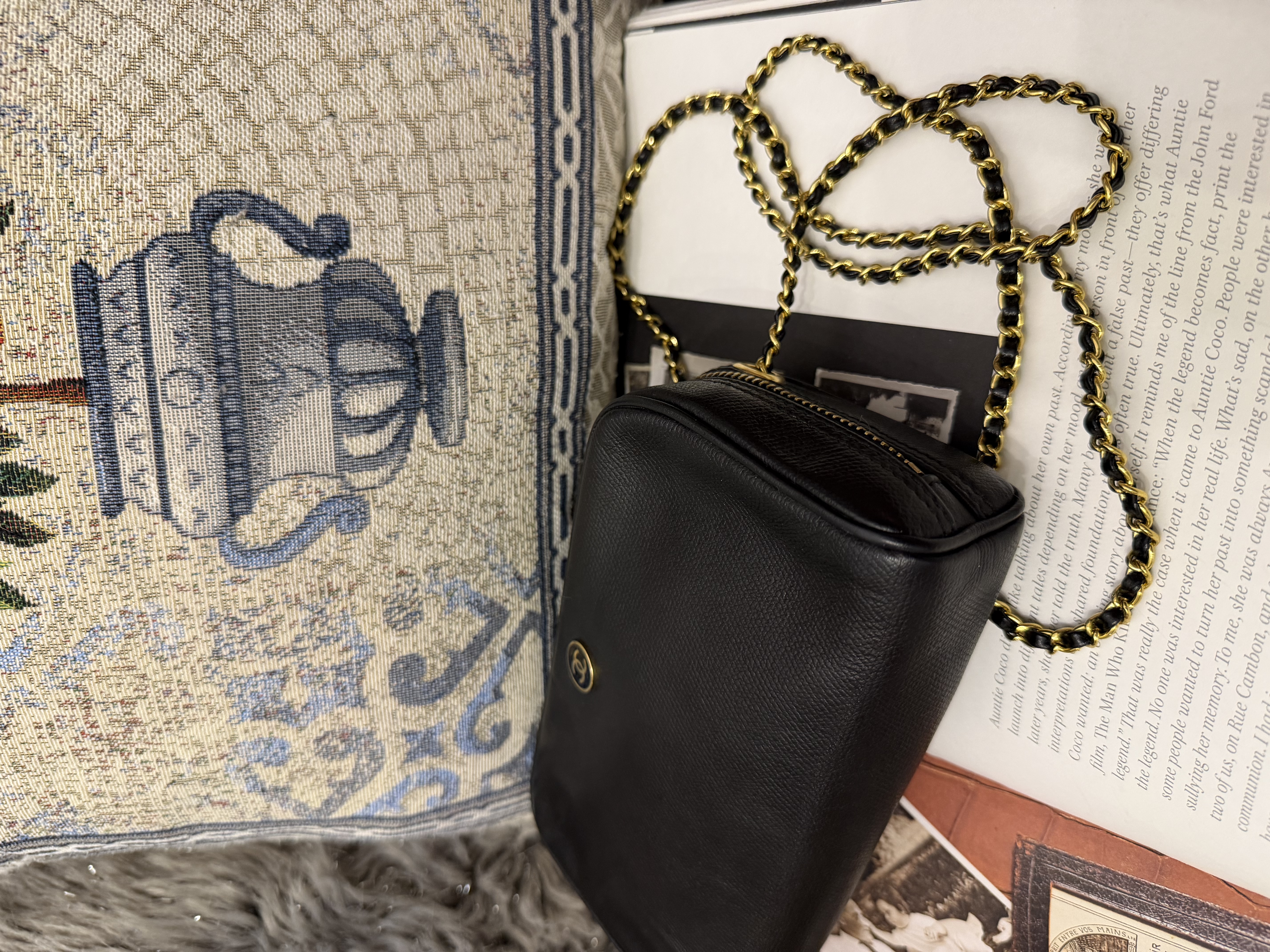 vintage chanel chanel leather vanity bag 