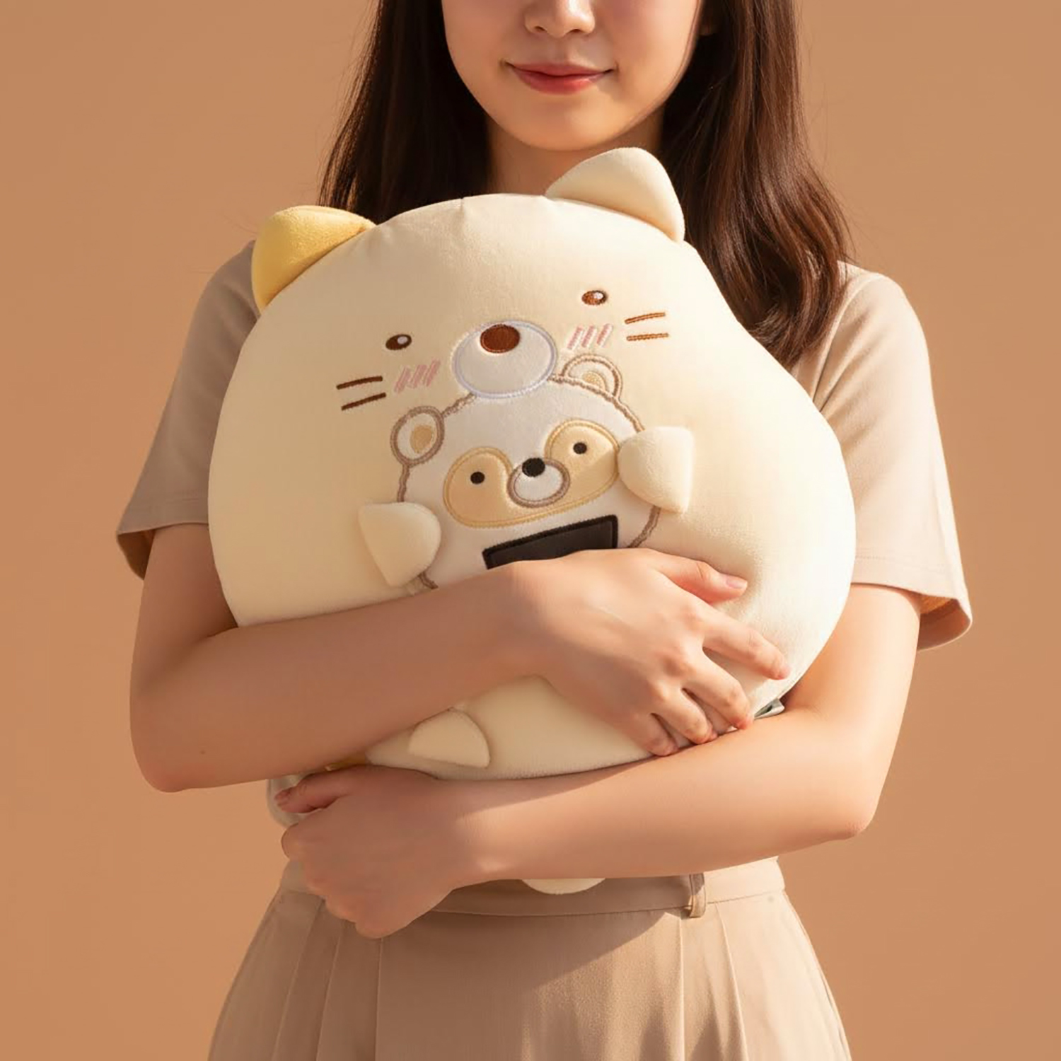 角落生物 - 狸貓餐廳系列抱枕 (小貓抱狸貓款)