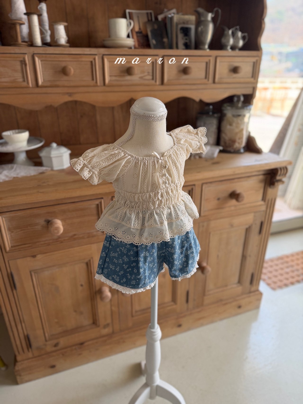 ☀️預訂 韓國直送☀️🇰🇷Marron花卉蕾絲花邊牛仔短褲