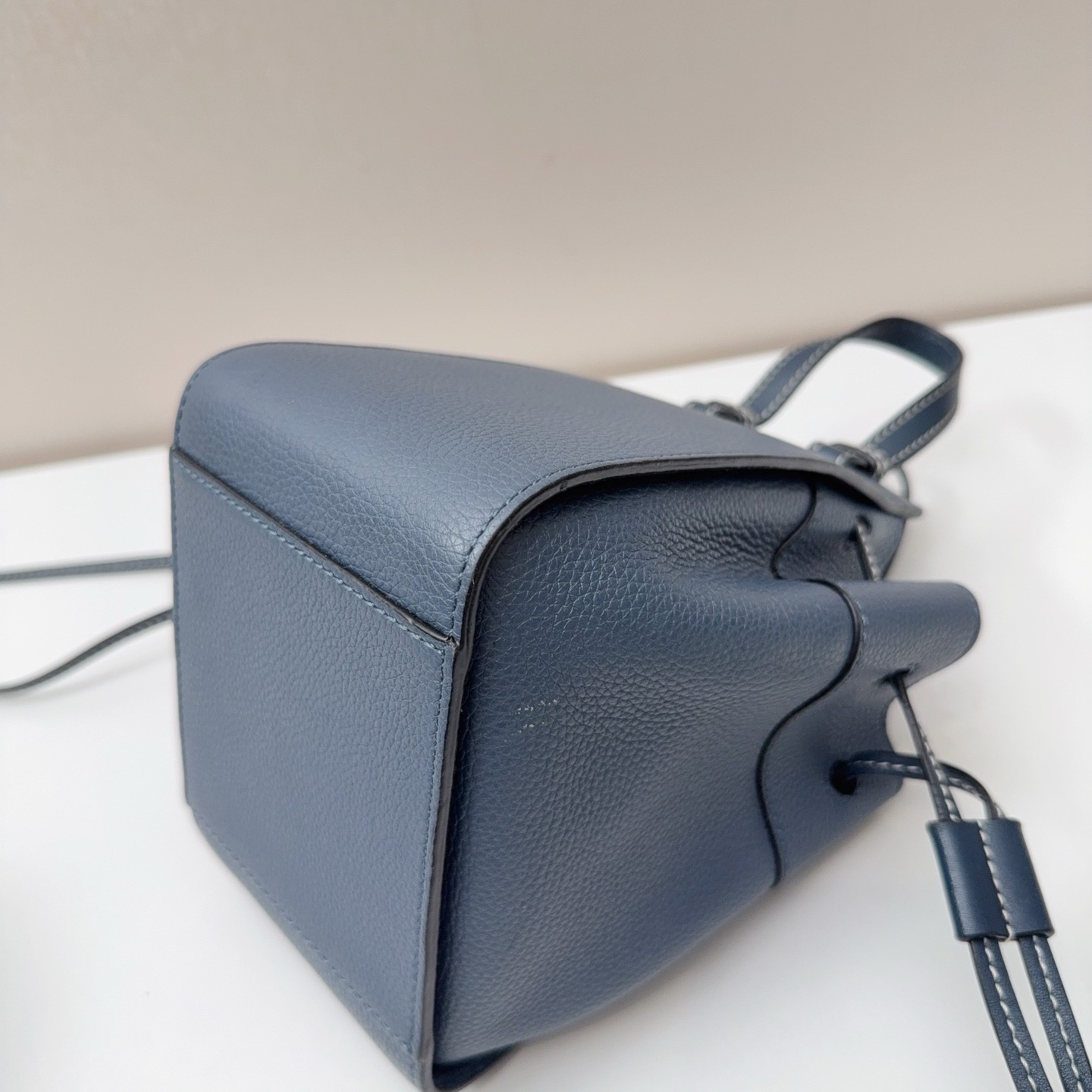 【預訂貨品】LOEWE藍色荔枝牛皮hammock