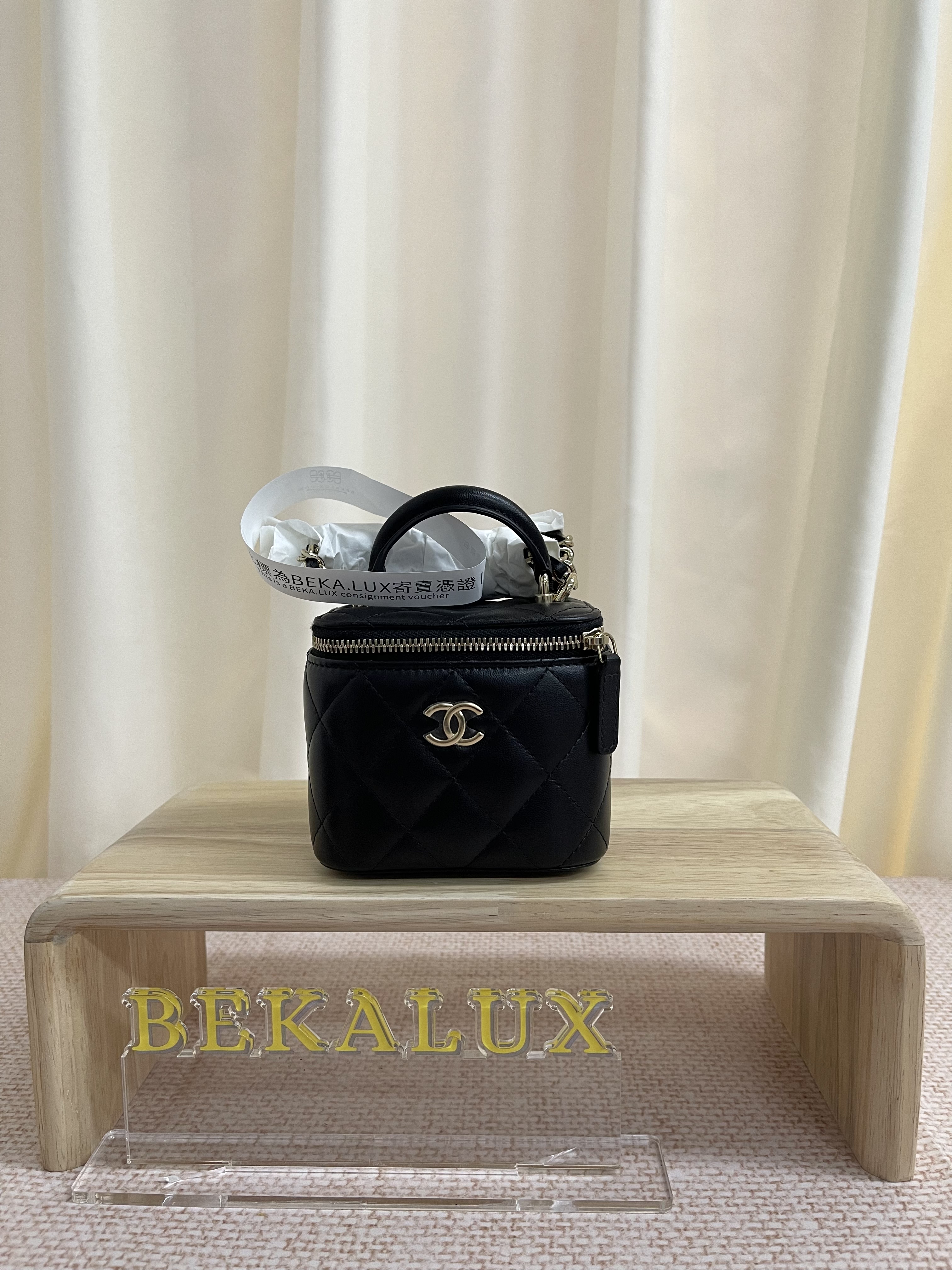 Unused item Chanel Vanity case/ Product Code: 26020701