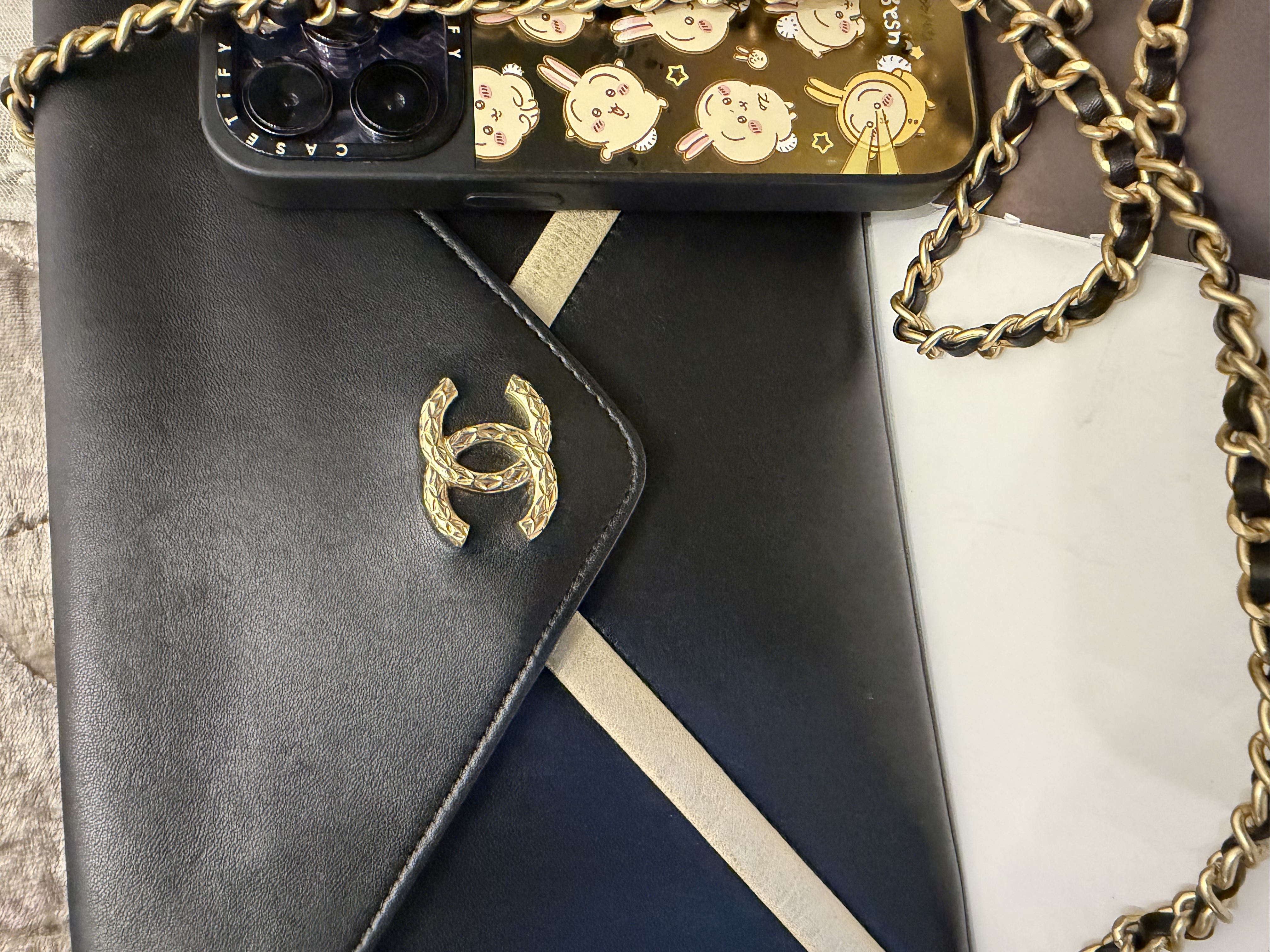 chanel cc black ENVELOPE flap clutch black lamb GHW