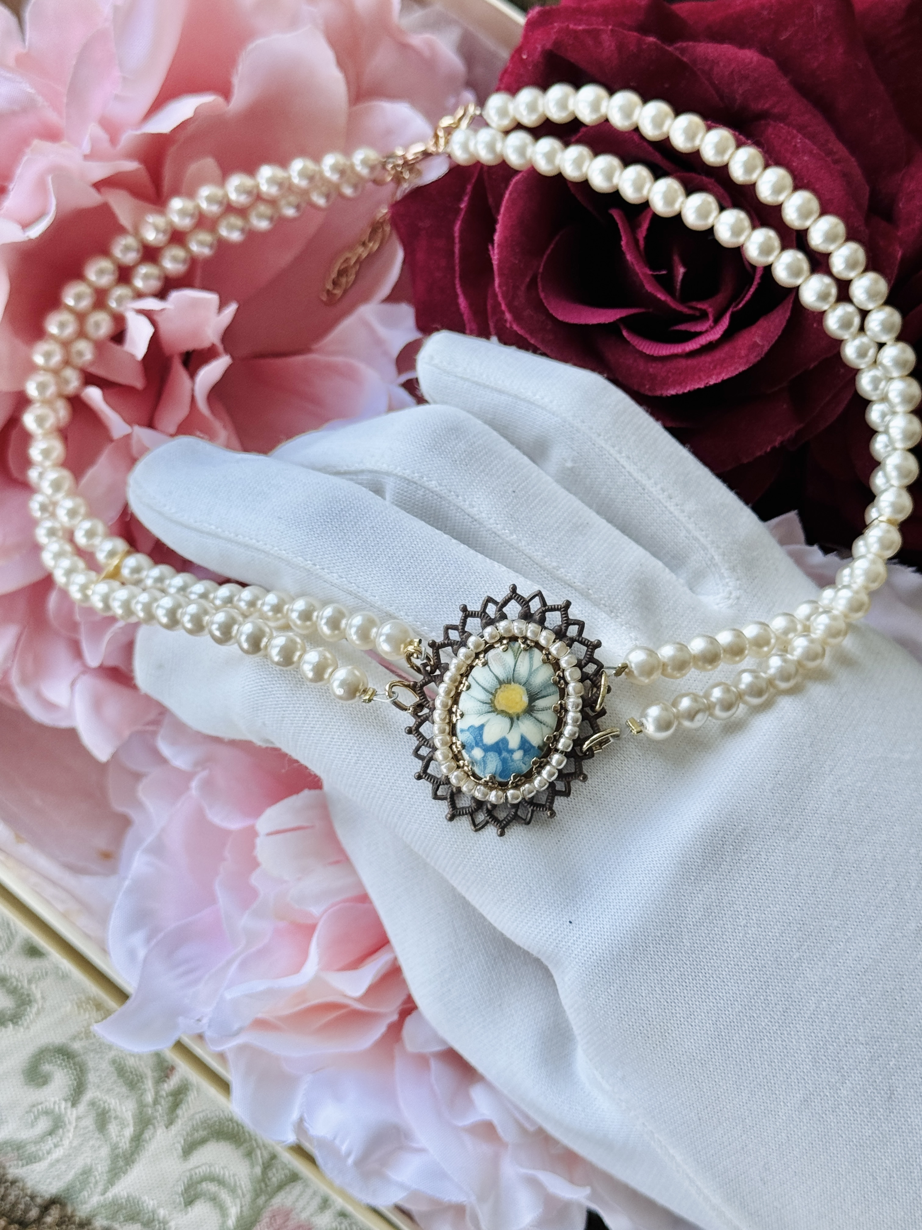 Vintage Recomposed Czechoslovakian Double-Row Glass Pearl Choker with Daisy Pendant (NZ122)