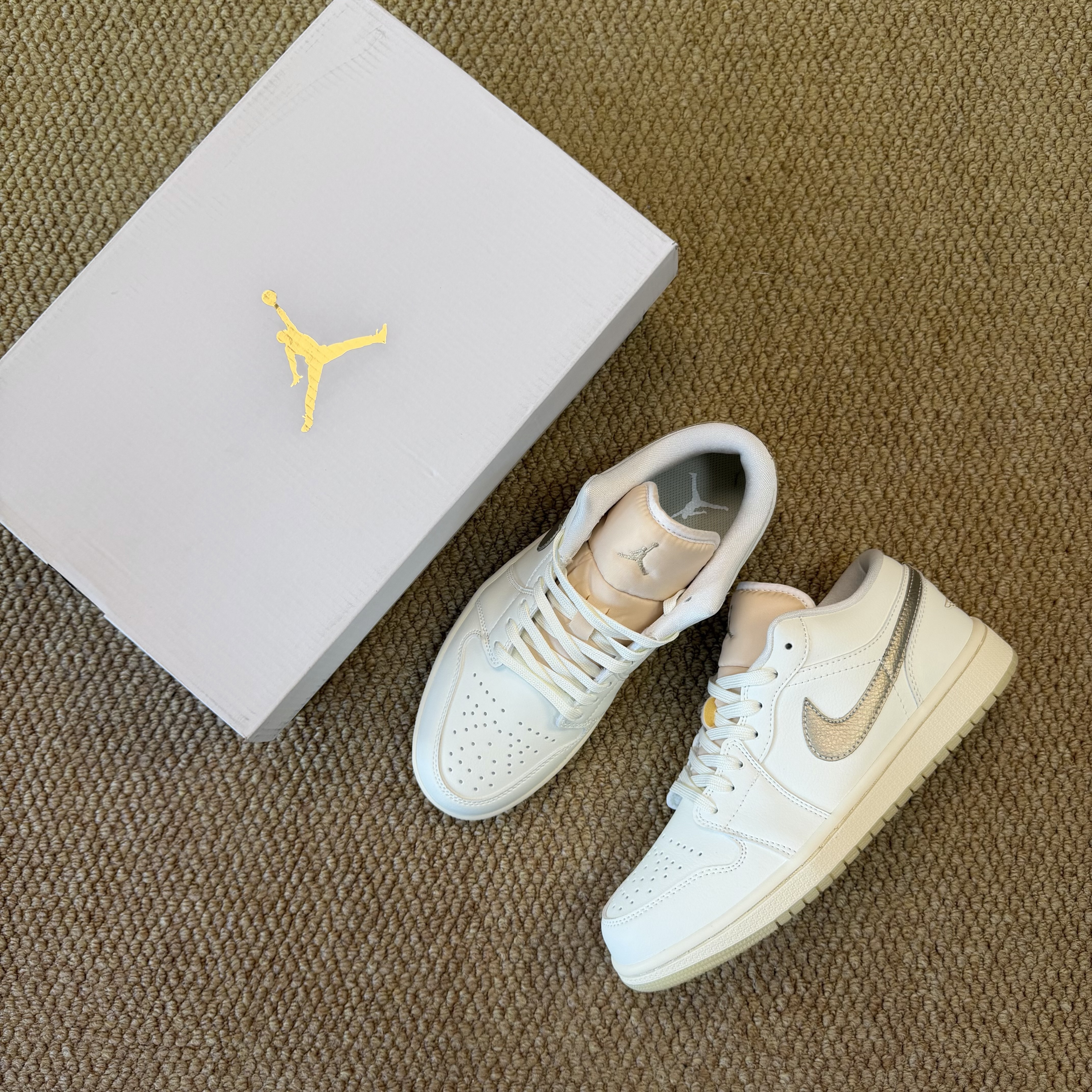 Nike Air Jordan AJ1 Low HV5157-100