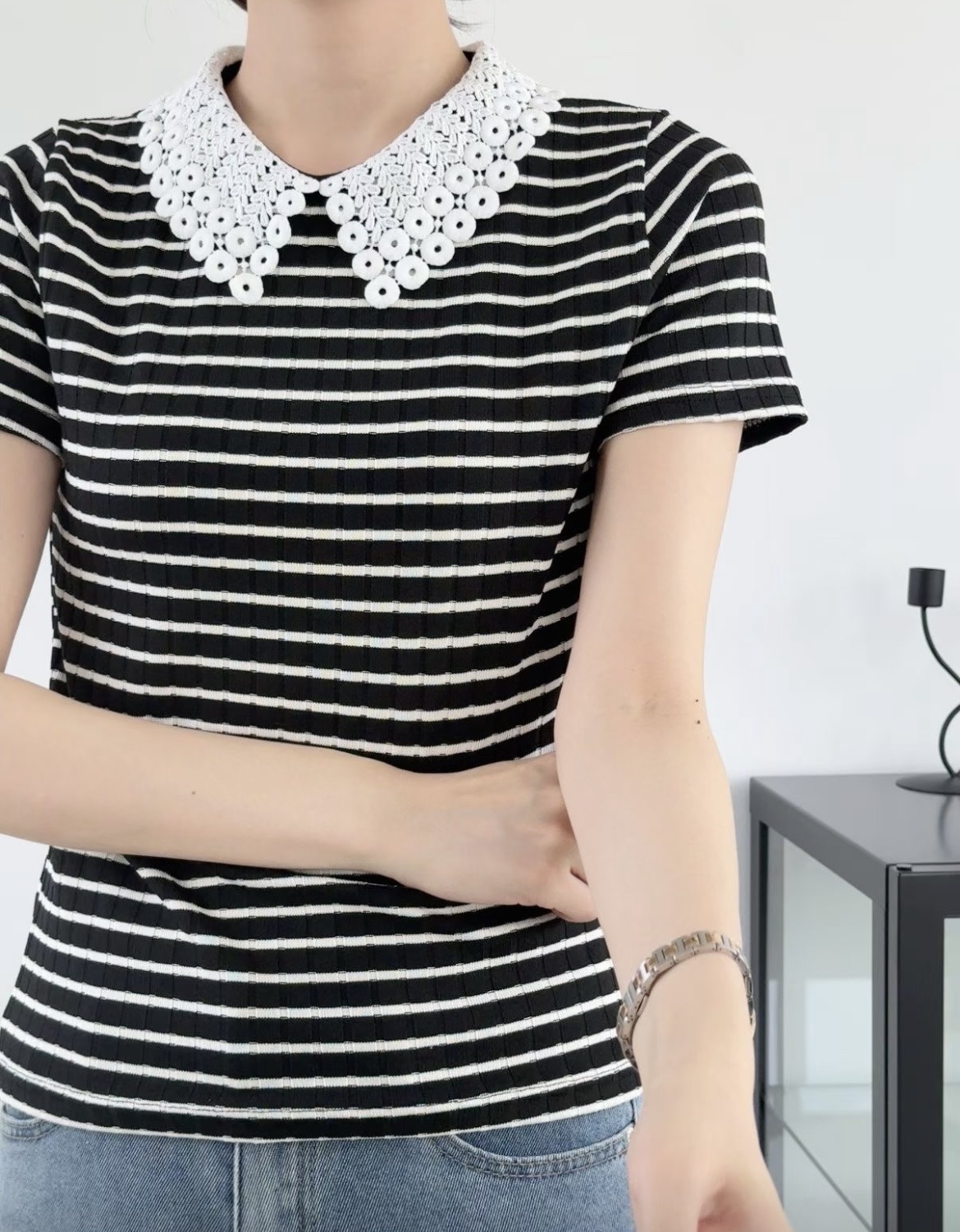 ❥ 蕾 絲 領 橫 間 上 衣 。