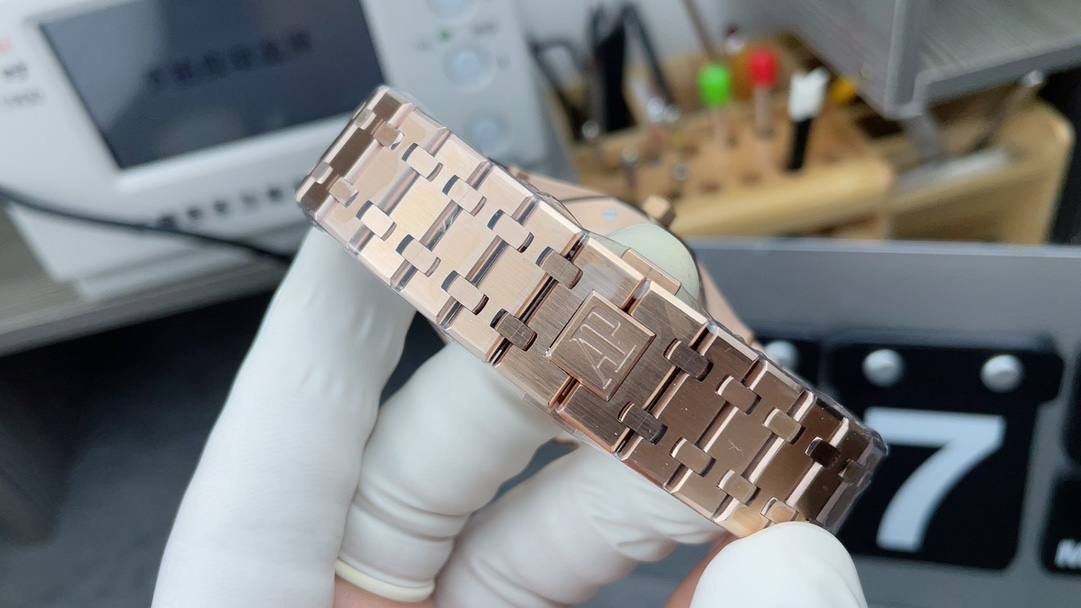 爱彼皇家橡树系列自动机械男士腕表