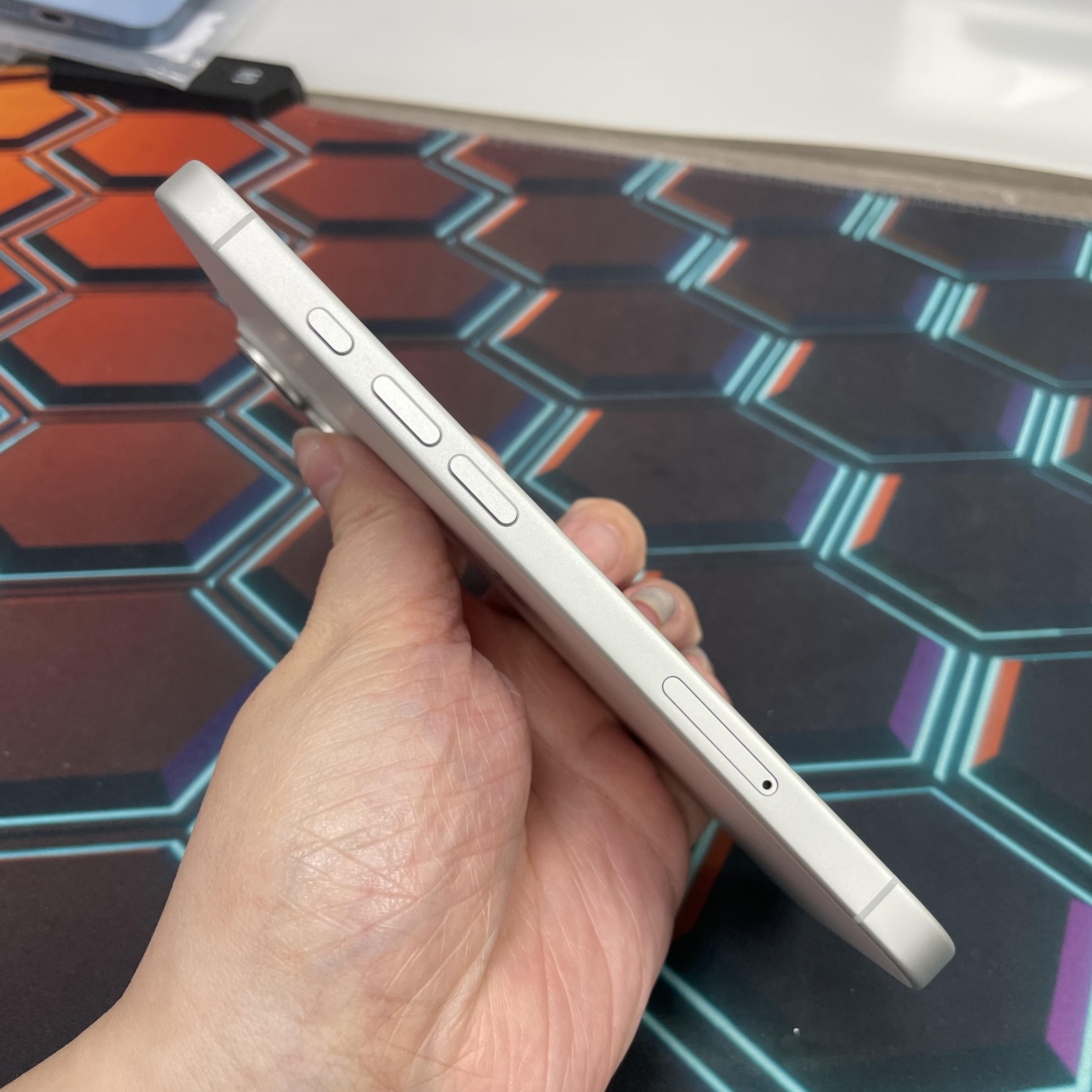 *7834 17 完美機 512GB 電100 白色 white