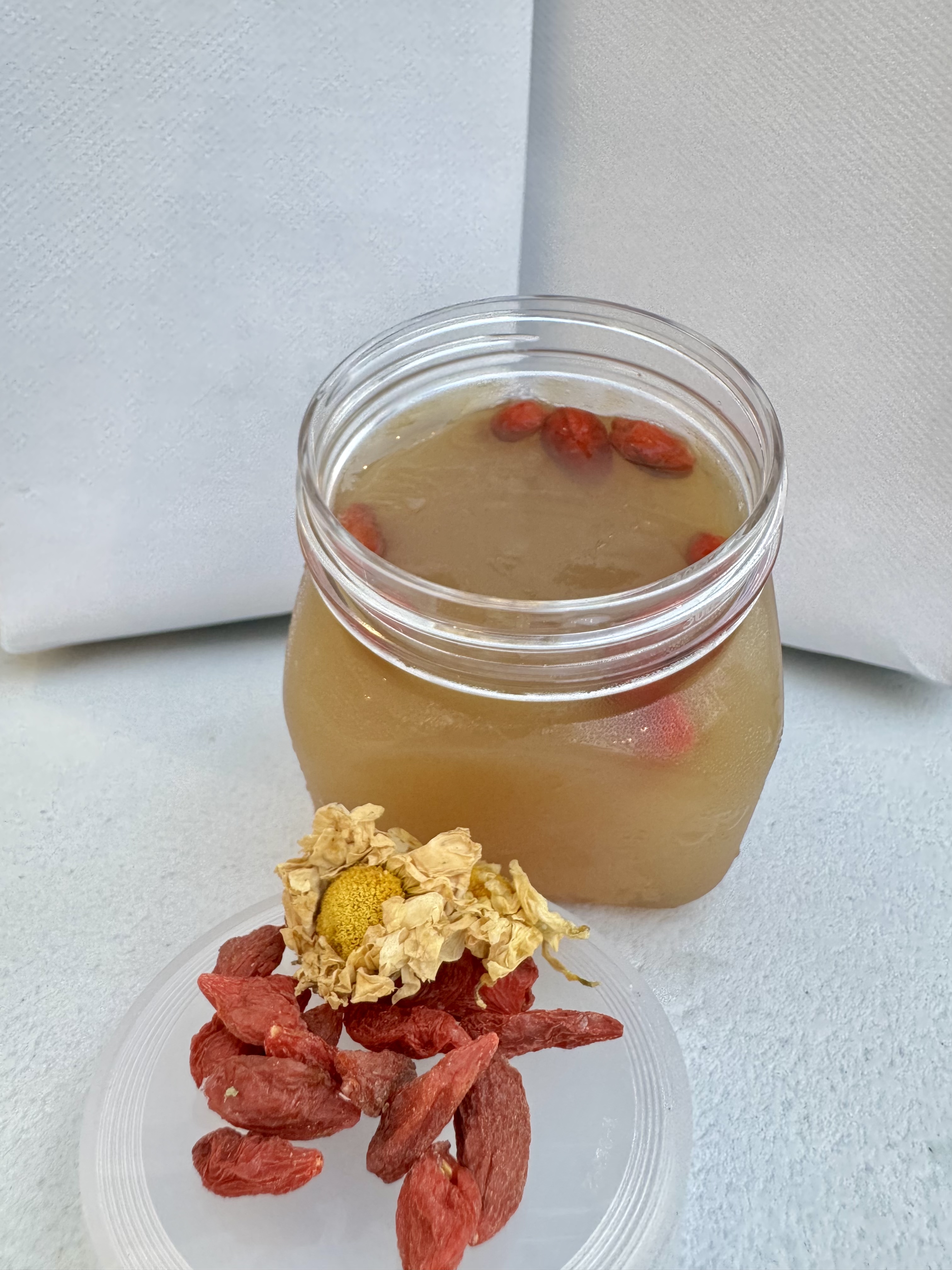 Fresh Boiled Fish Scale Collagen 新鲜炖鱼鳞冻