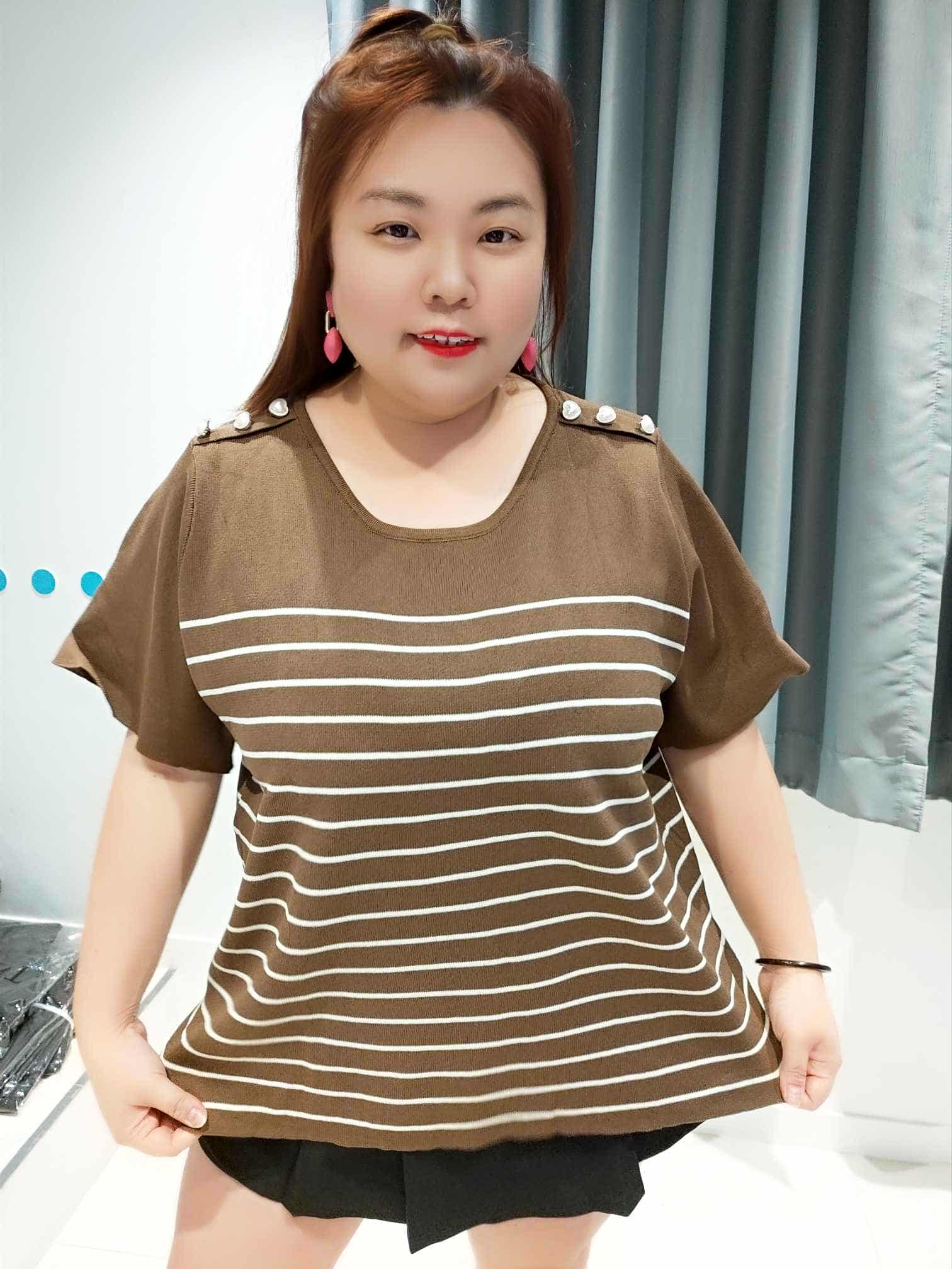 ENC13 DSF07 肩珍珠钮设计针织上衣