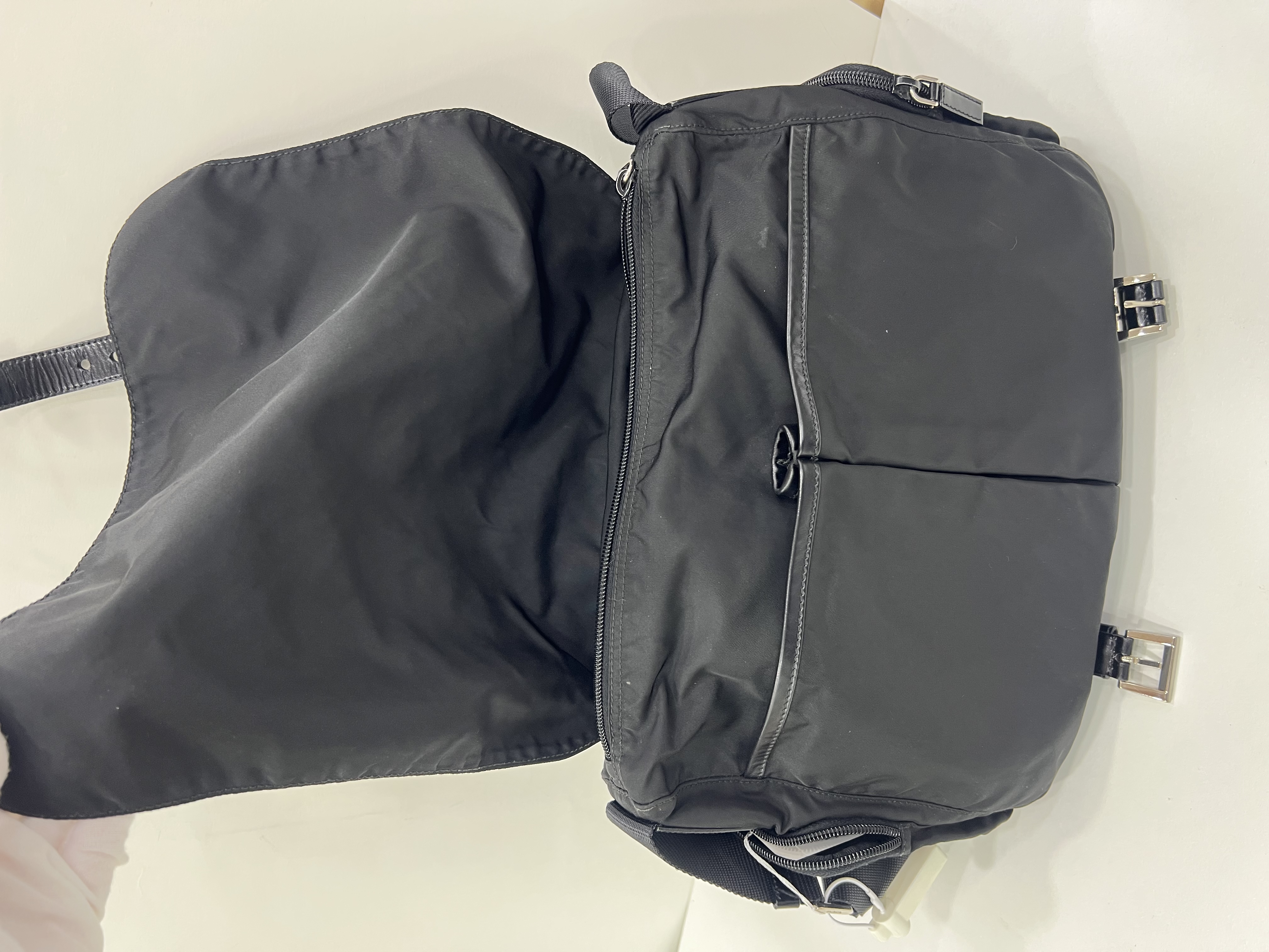 直播貨品 |  [1個-$100 2個-$300］E25