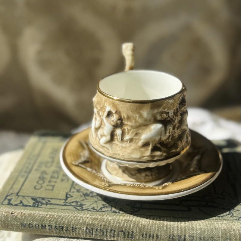 Rare! C.a. 1950s Italy R. Capodimonte Italy Raised Relief Cherubs Demitasse / Espresso Cup (MT2392)