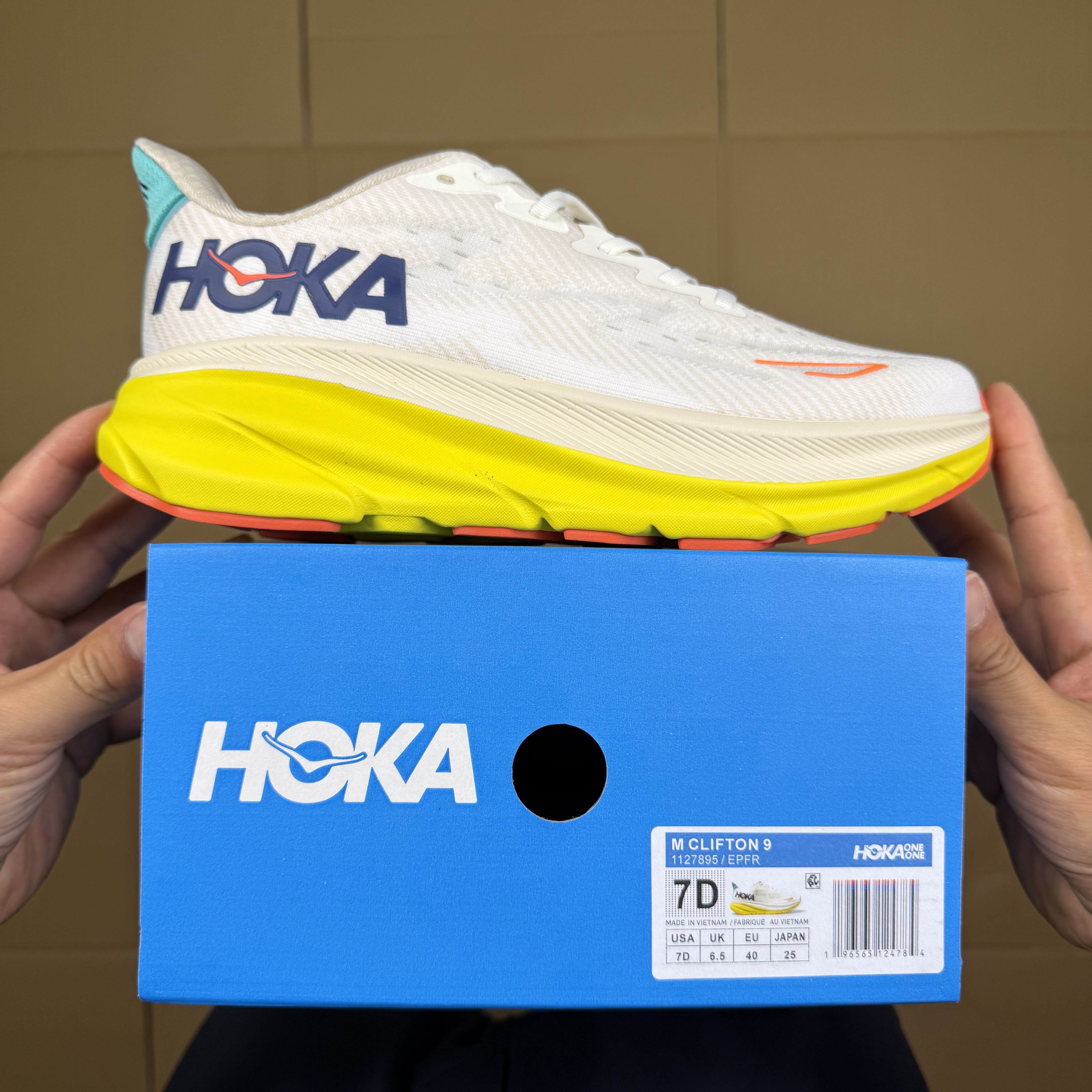 Hoka Clifton 9