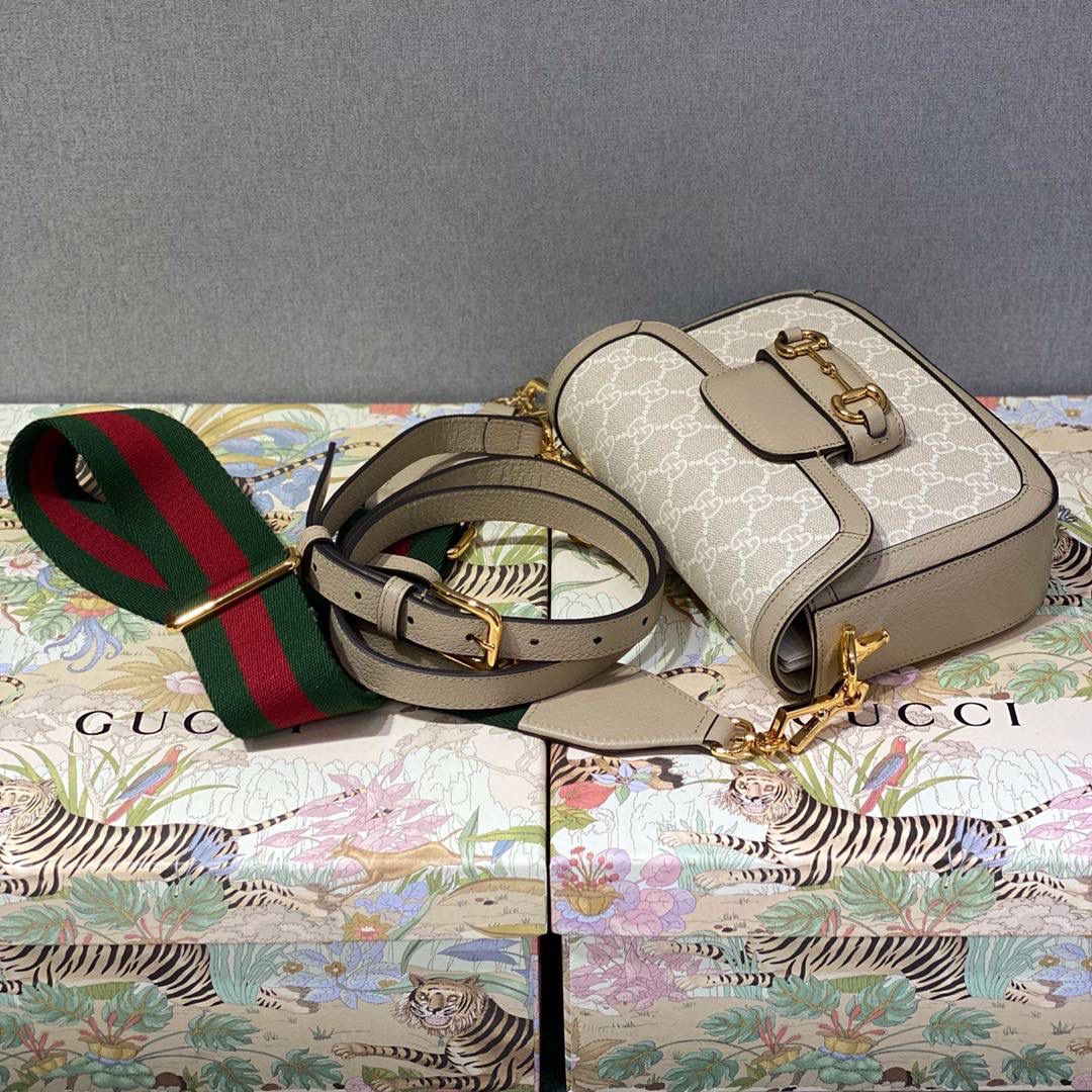 ▪大货实拍 𝐆𝐮𝐜𝐜𝐢 𝐁𝐞𝐢𝐠𝐞 𝐖𝐡𝐢𝐭𝐞燕麦色 型号：658574 尺寸：20.5*14.5*5cm