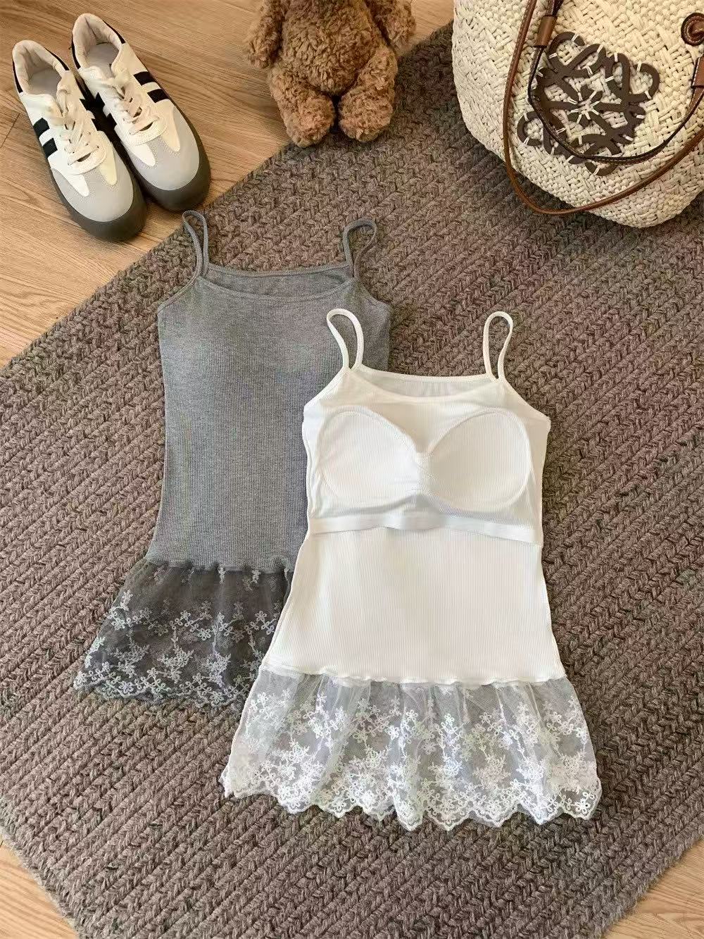 TP341蕾丝摆叠穿背心