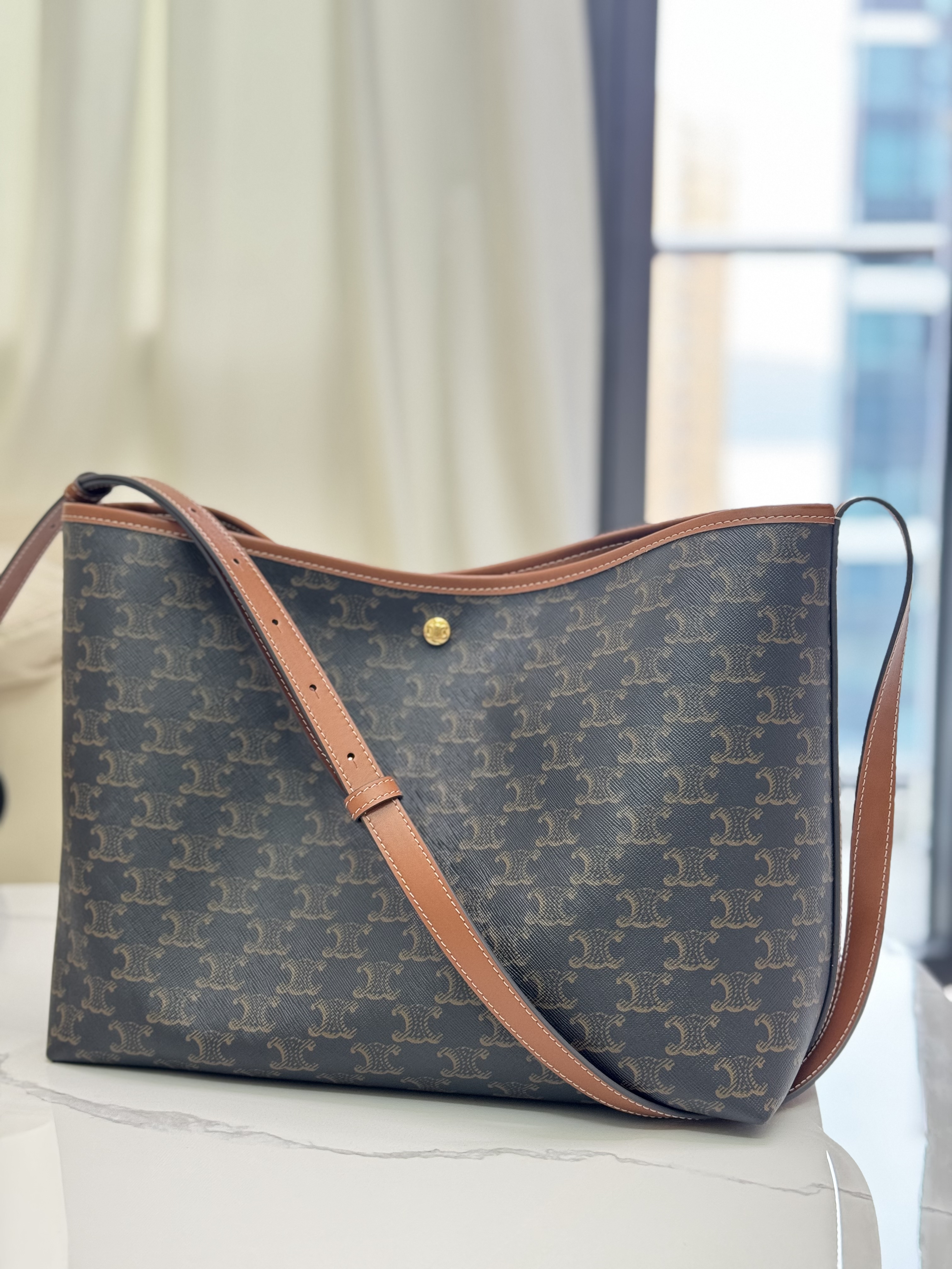 未使用品 Celine Soft SOFT SHOPPER BAG IN TRIOMPHE CANVAS