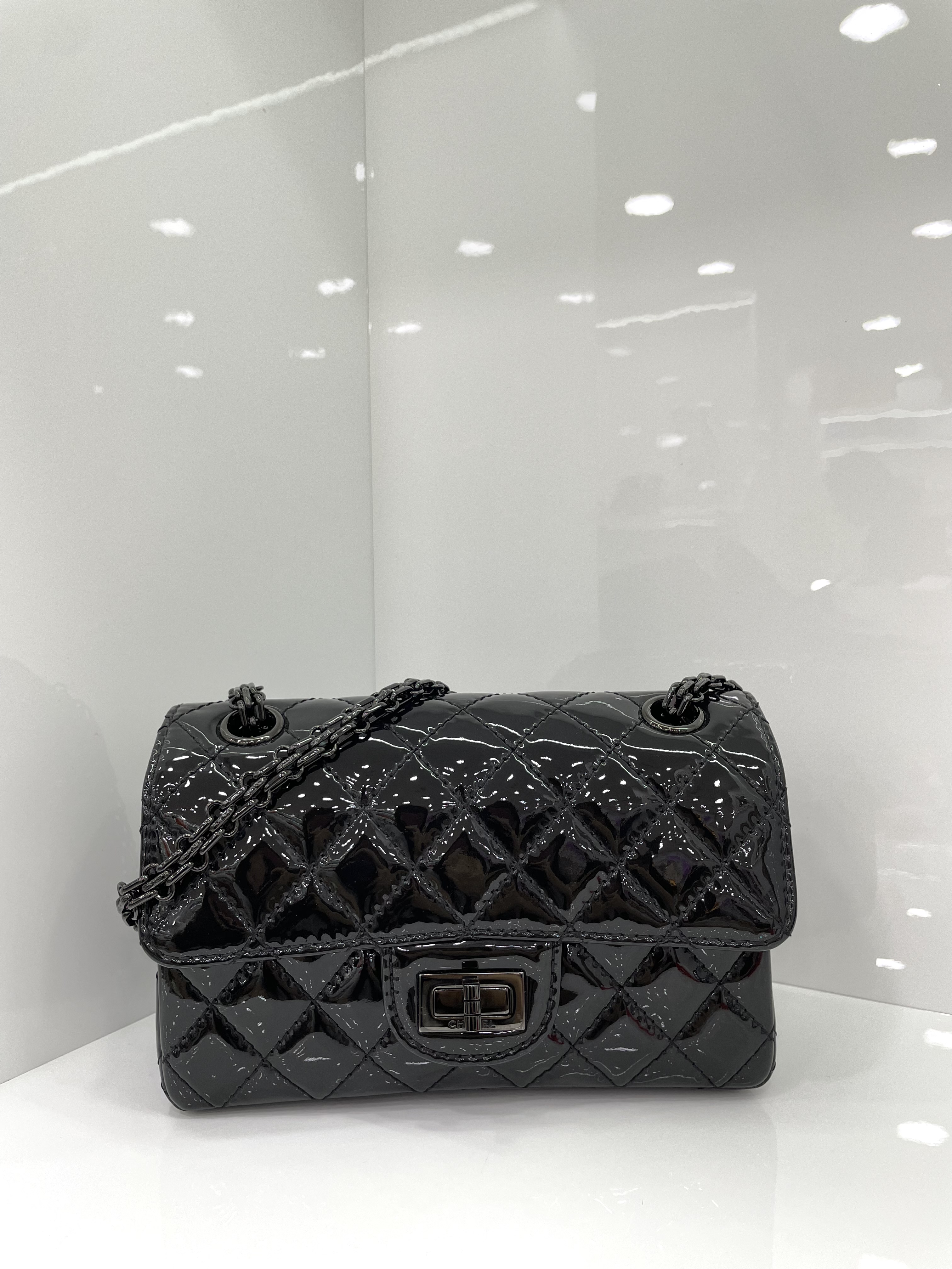 Pre-owned Chanel 2.55 mini Reissue so black