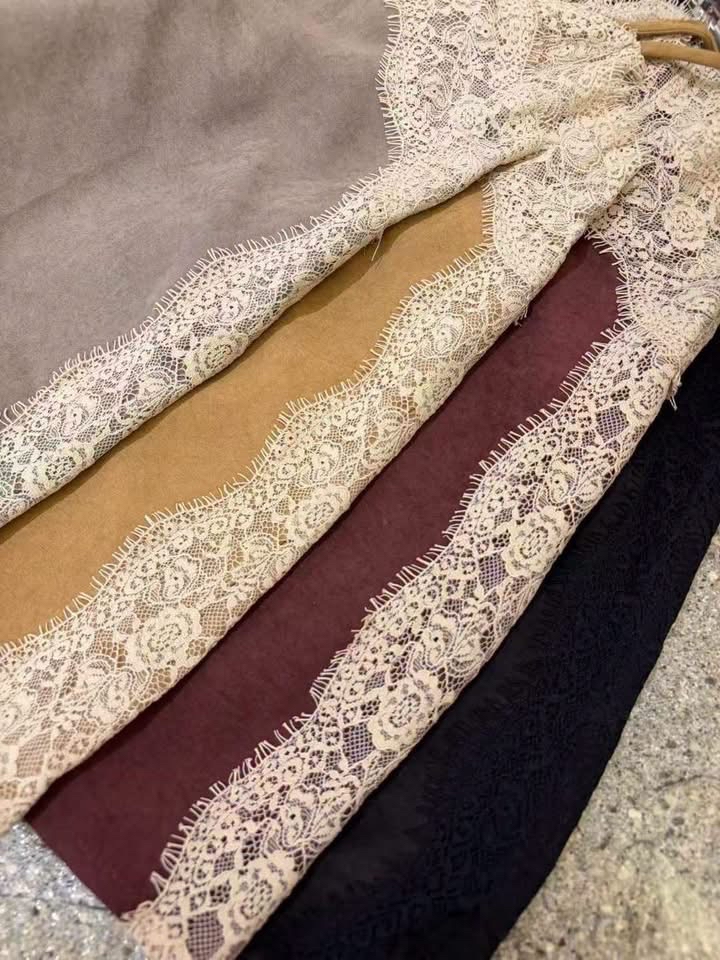 Lace 邊背心 