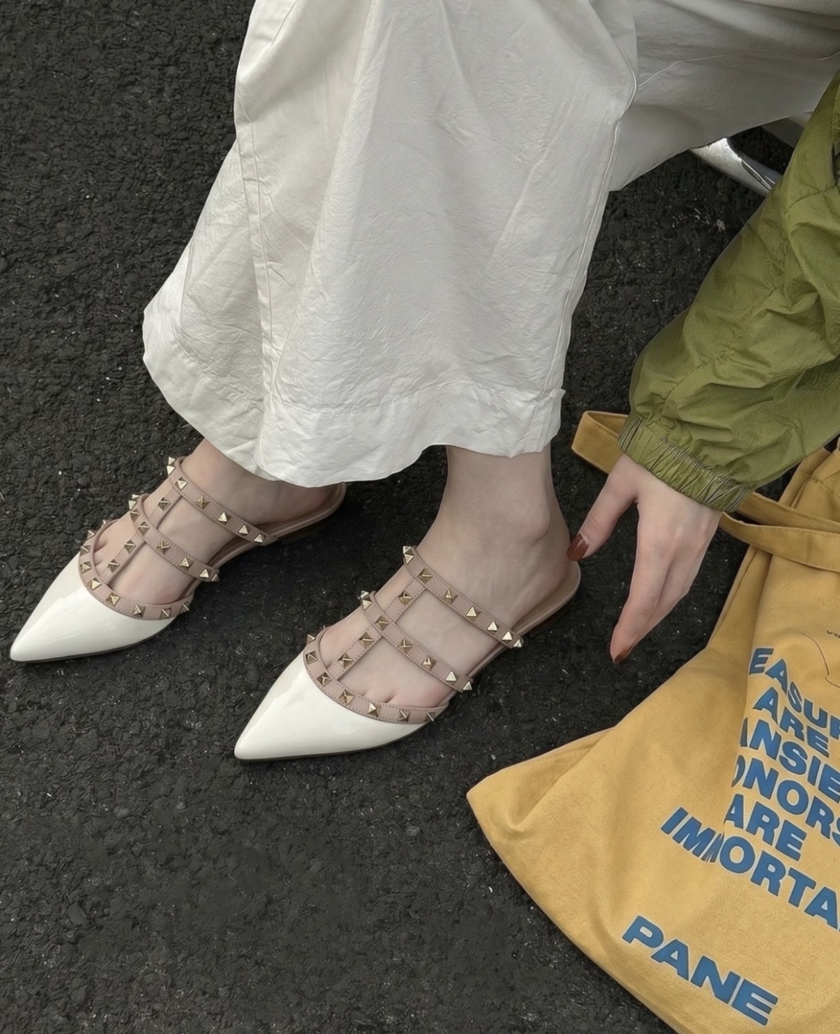 限時優惠✨訂貨🍒Valentino 經典款rockstud 平底拖鞋 Size 35.5/36/36.5/37/37.5/38.5