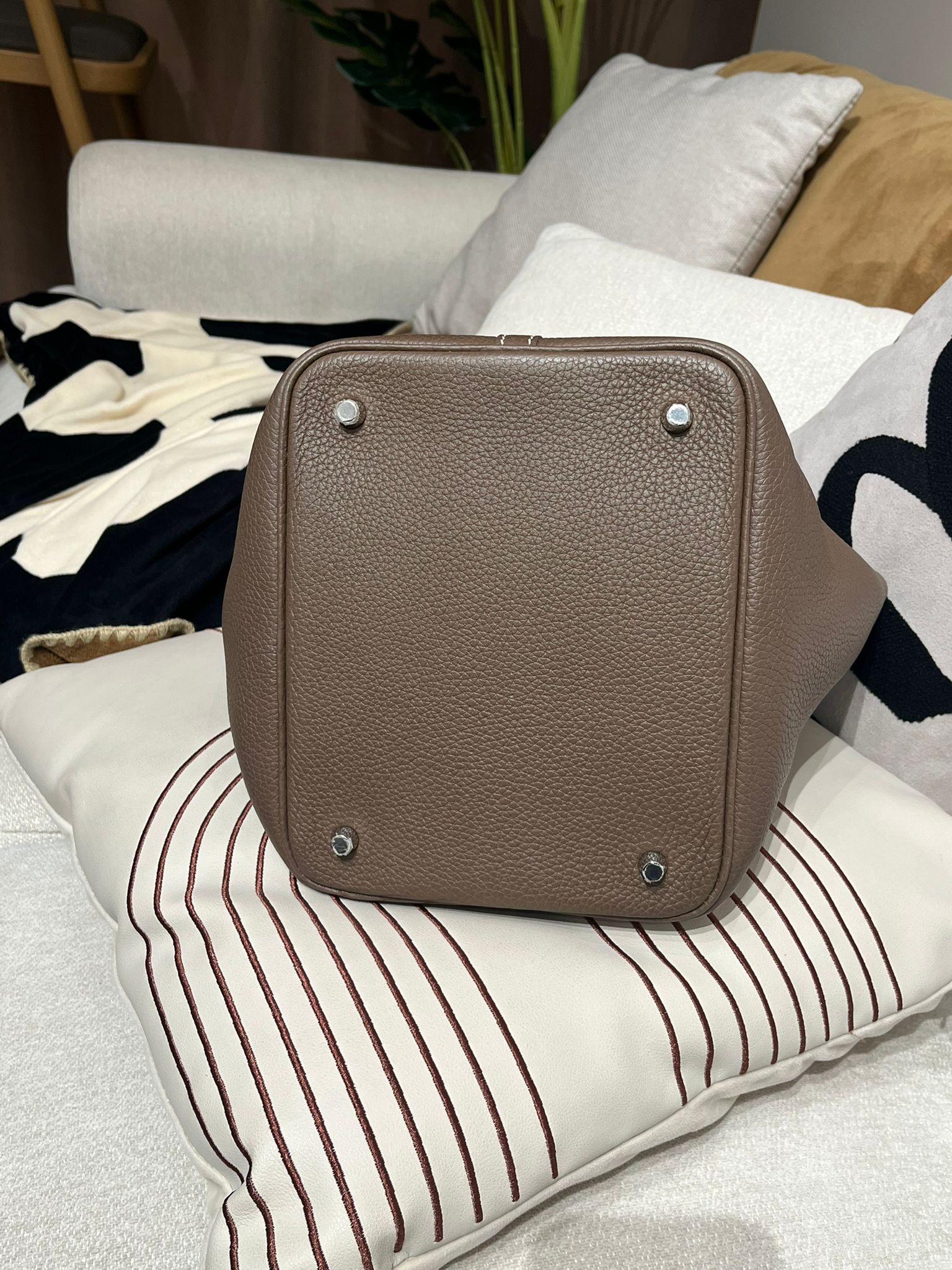Hermes PICOTIN 22 STAMP Y 大象灰銀扣 100%Authentic, 98%New ✅收據✅key lock✅ 塵袋