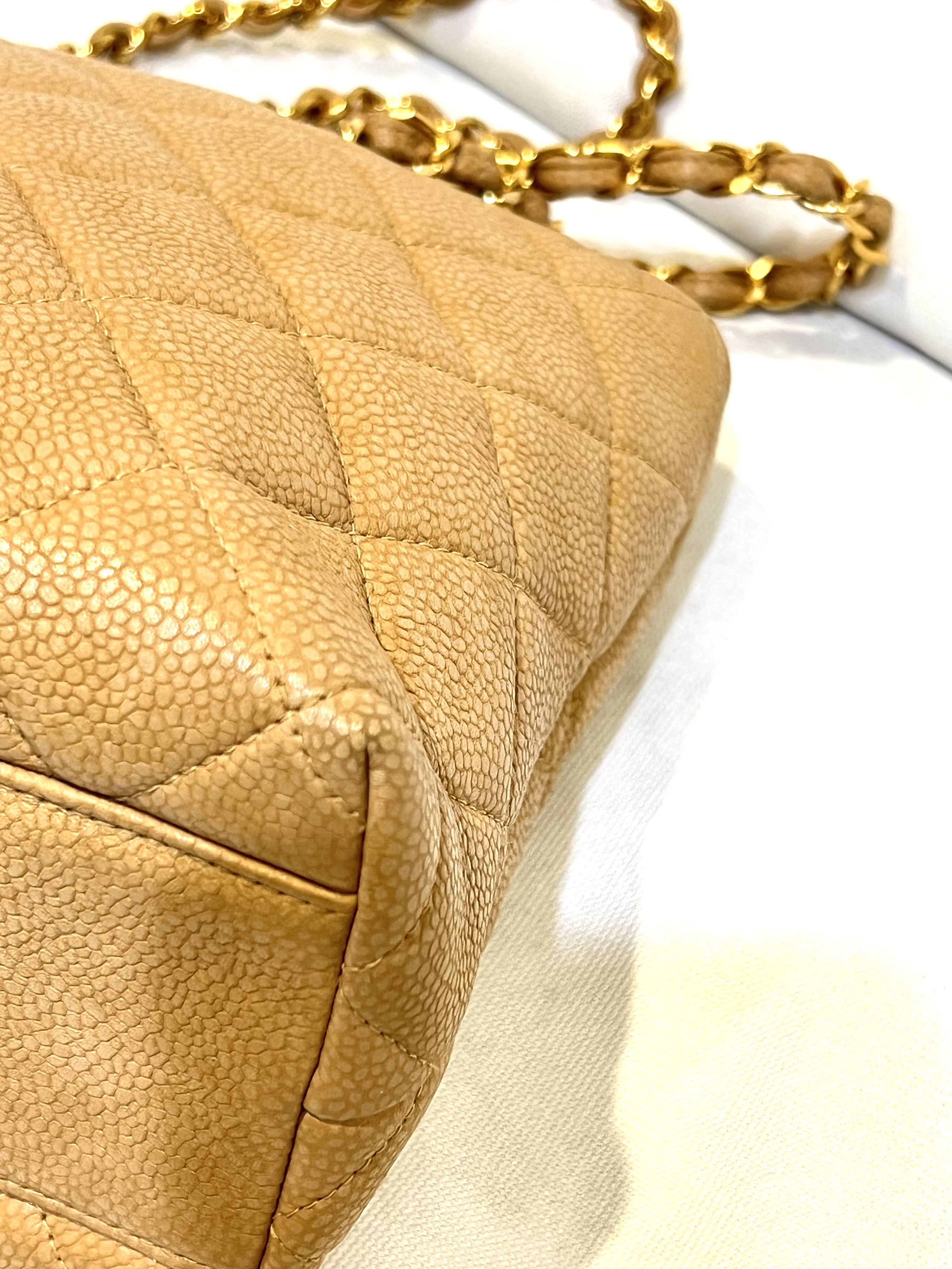 Pre-Owned Chanel Petite Shopping Tote / Product Code: 26041116