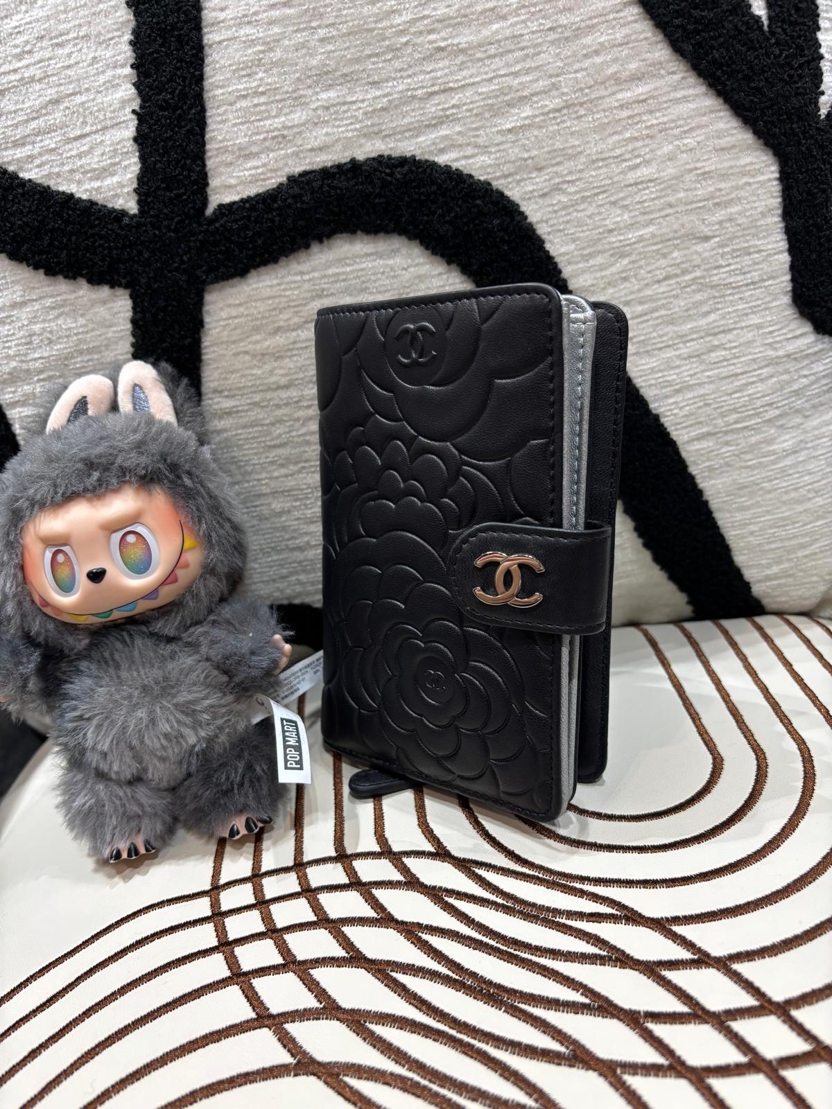 Chanel Camellia Wallet 黑色山茶花中銀包100%Authentic, 98%New ✅15Card ✅Box