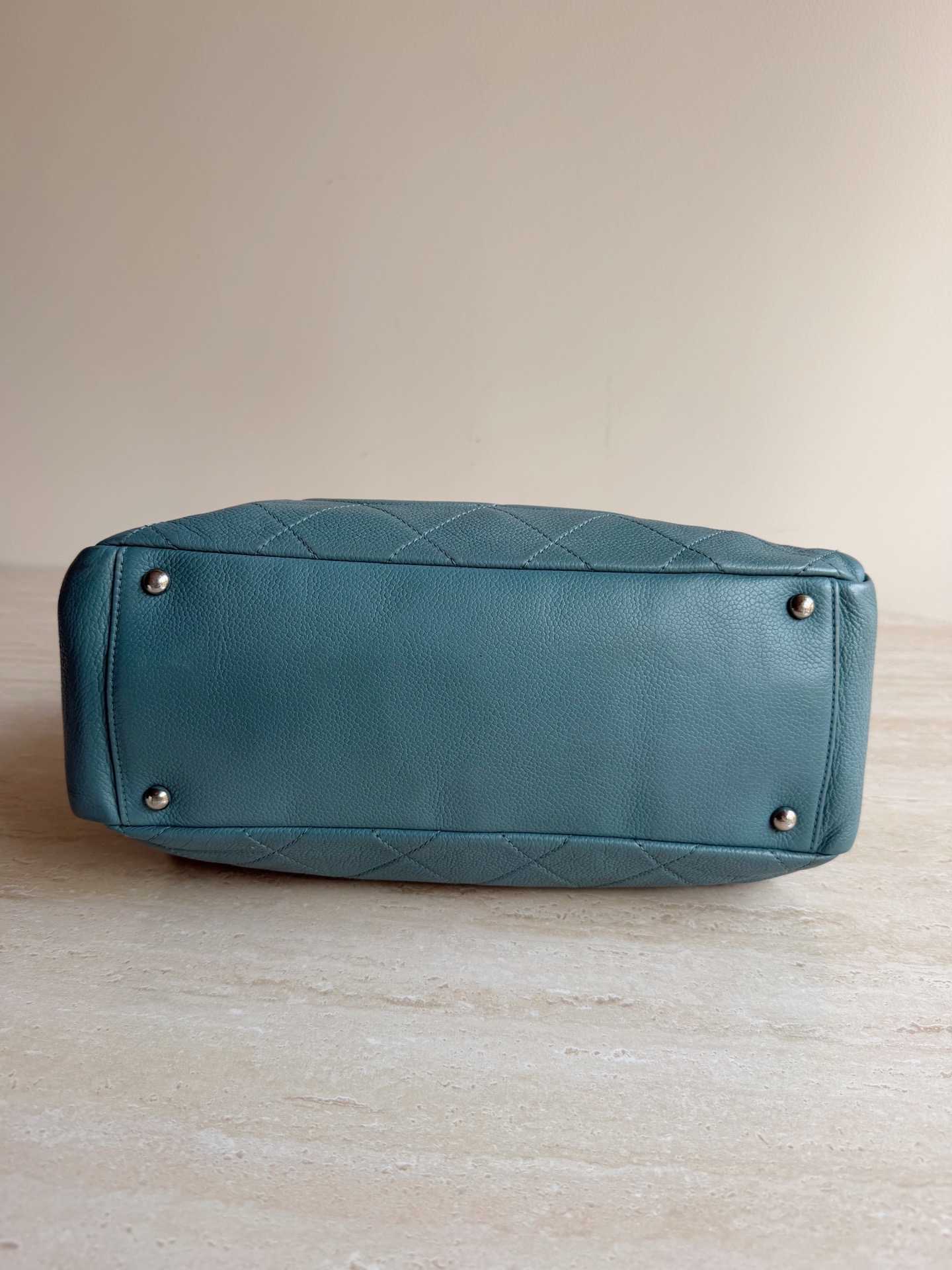 【預訂貨品】Chanel藍色魚子醬tote bag