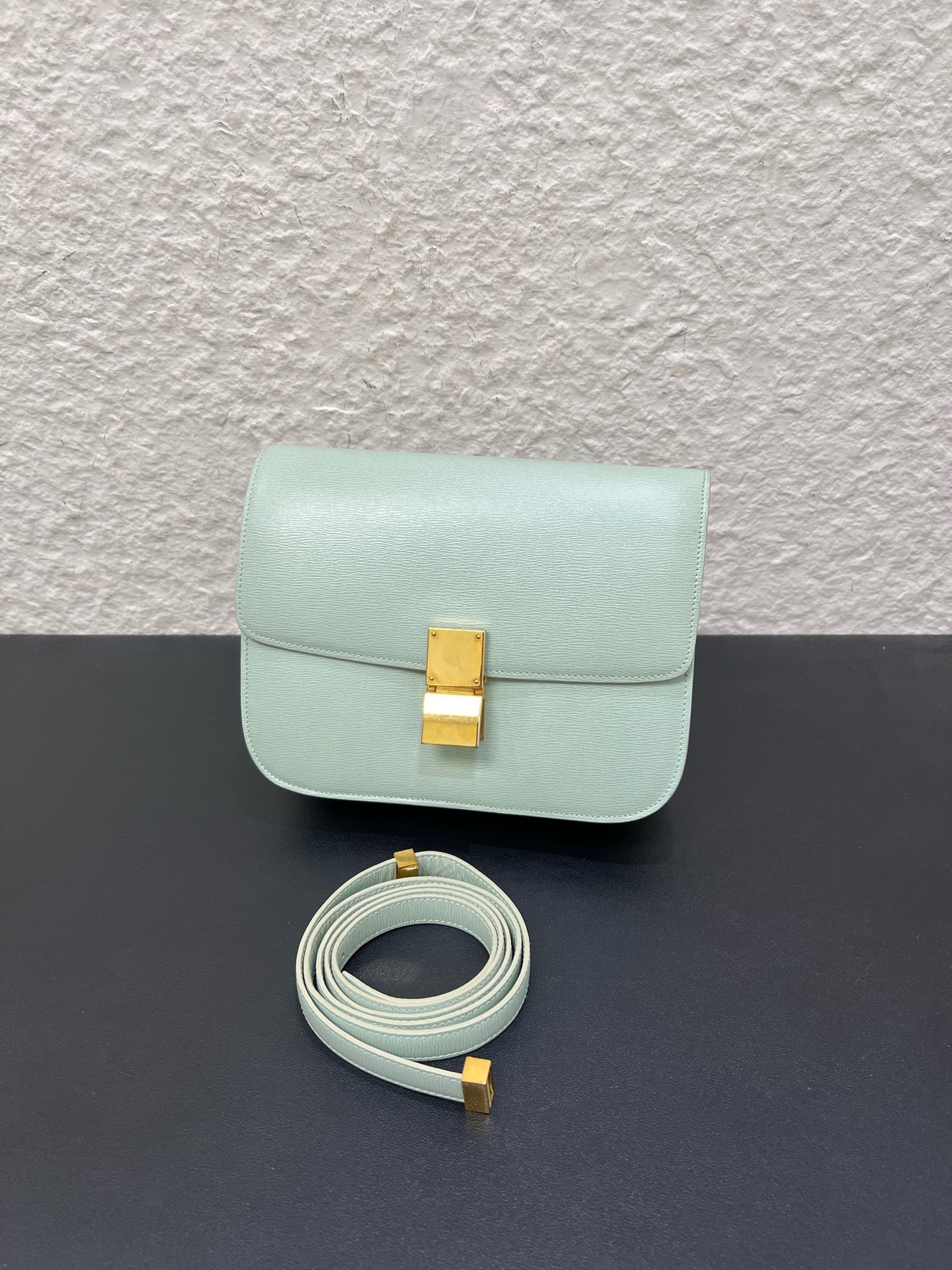 【預訂貨品】Celine 薄荷綠牛皮水波紋豆腐包