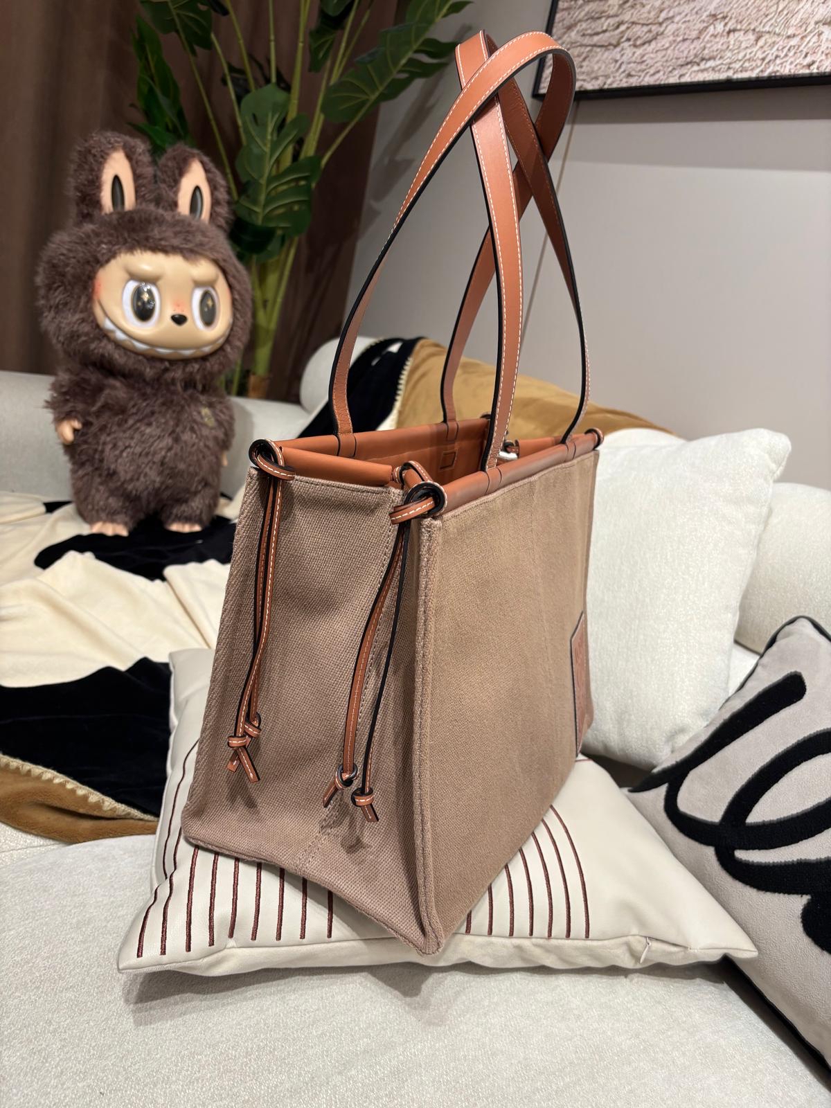 Loewe shoulder bag tote bag 100%Authentic,95%new✅dust bag 