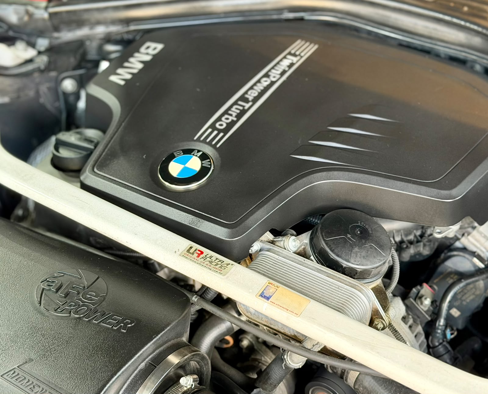 B.M.W. 328i Saloon Sport (F30) 2012