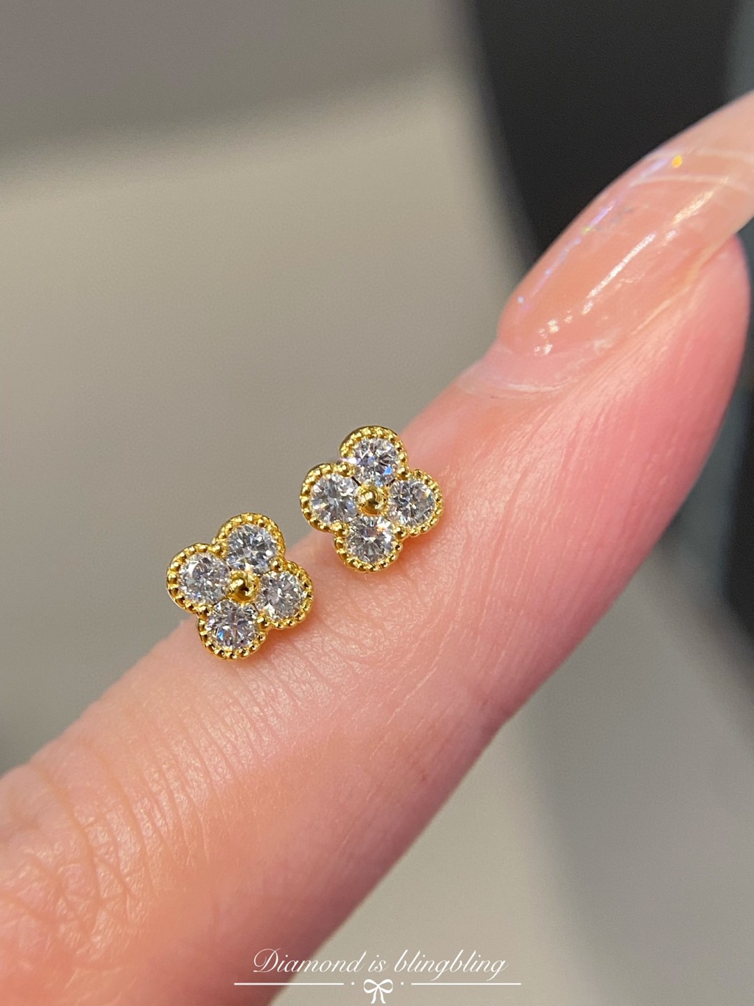 18K Diamond Earrings 