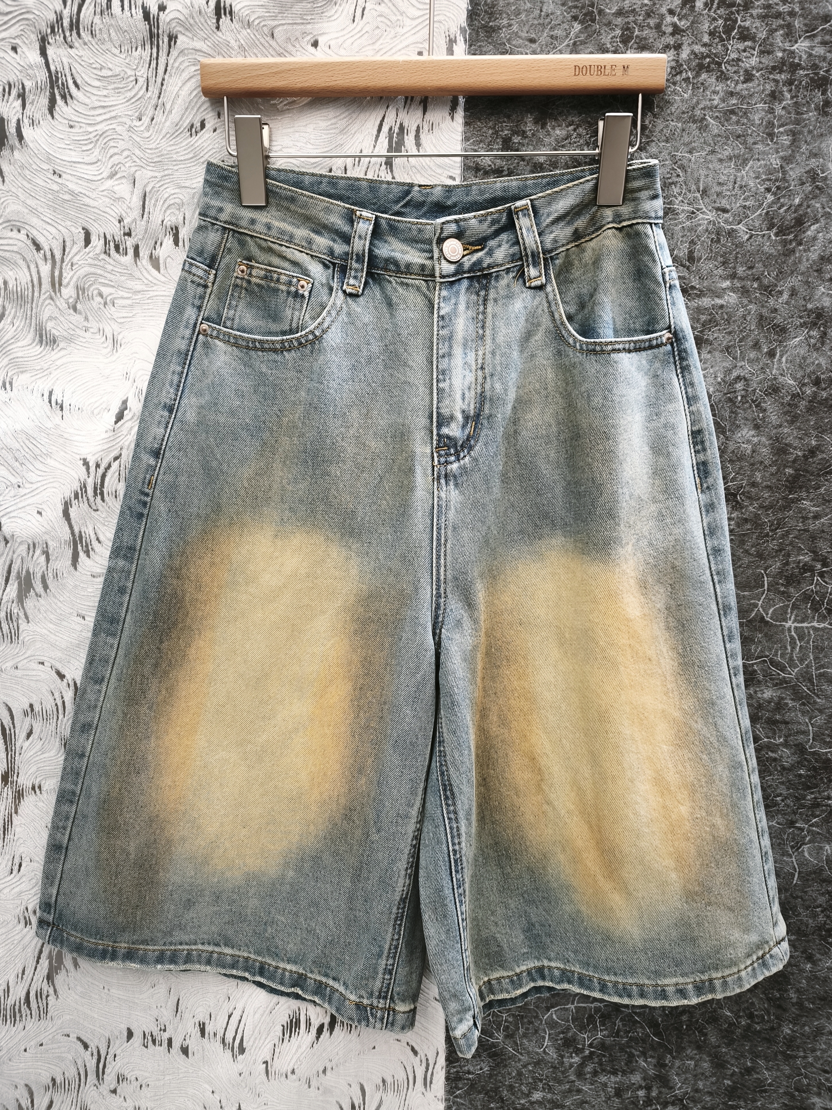 做舊色七分牛仔褲