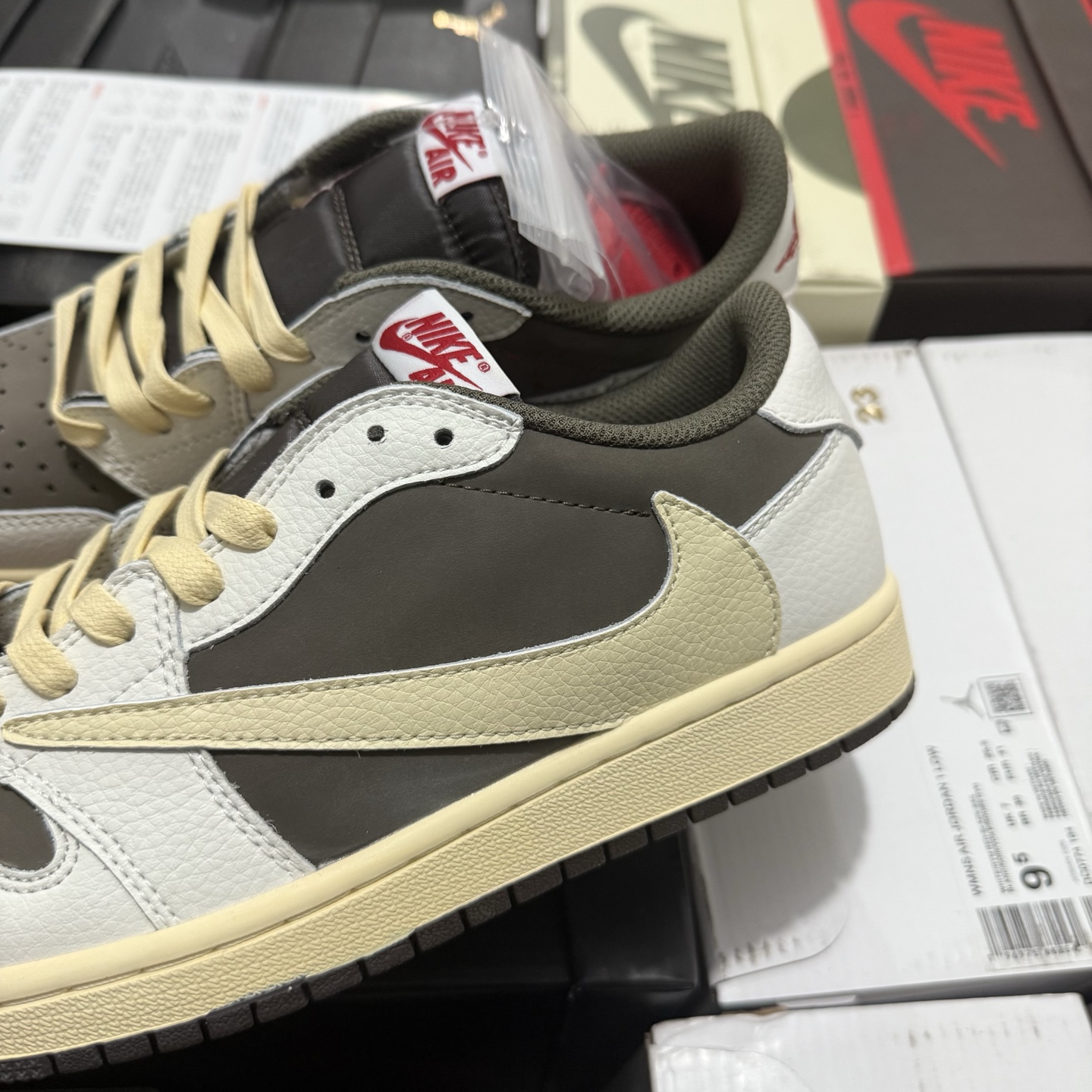 Travis Scott x Air Jordan 1 Low OG "Reverse Mocha" DM7866-162