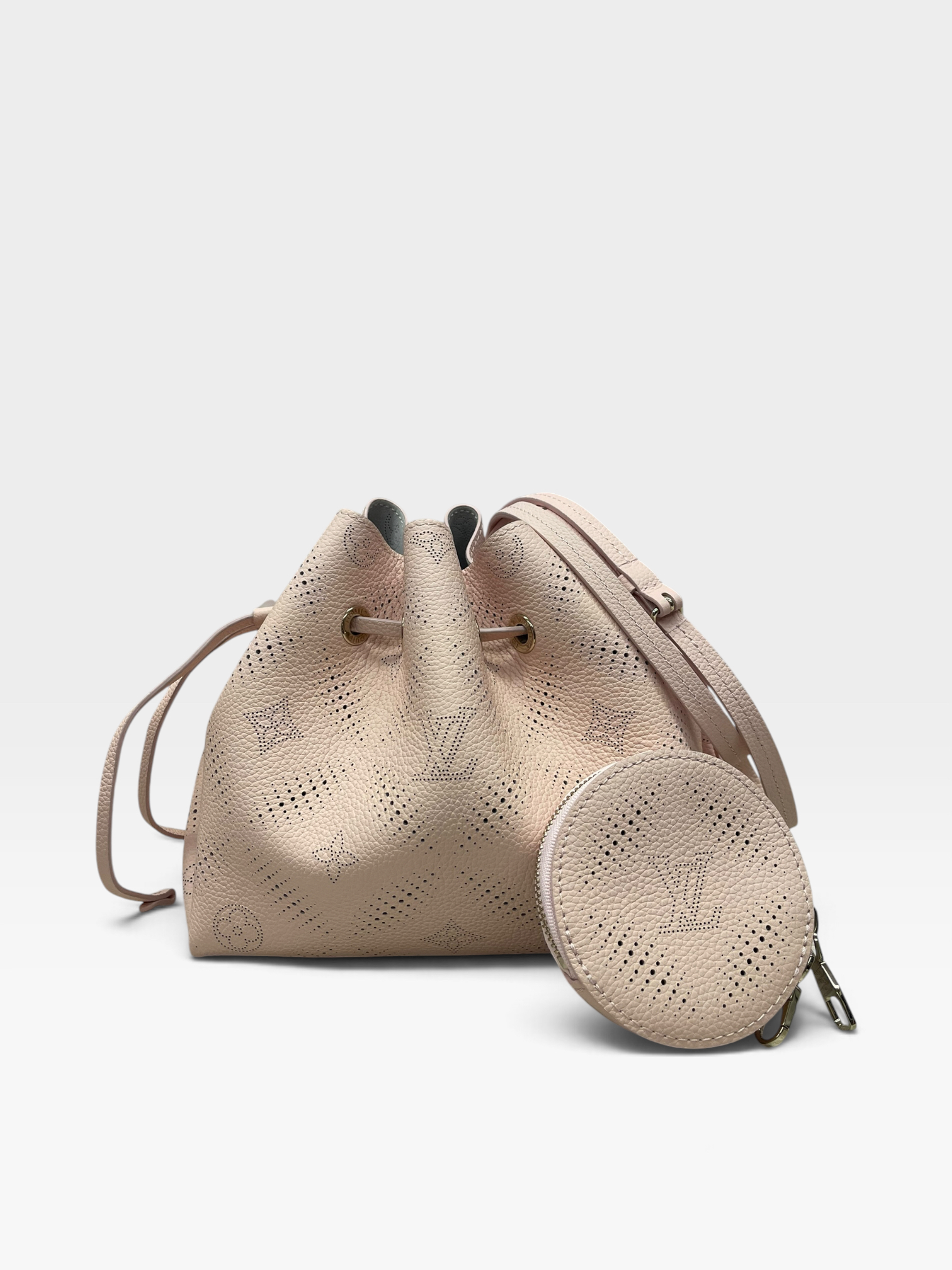 Pre-Owned LV Mahina Bella / Product Code: 092703