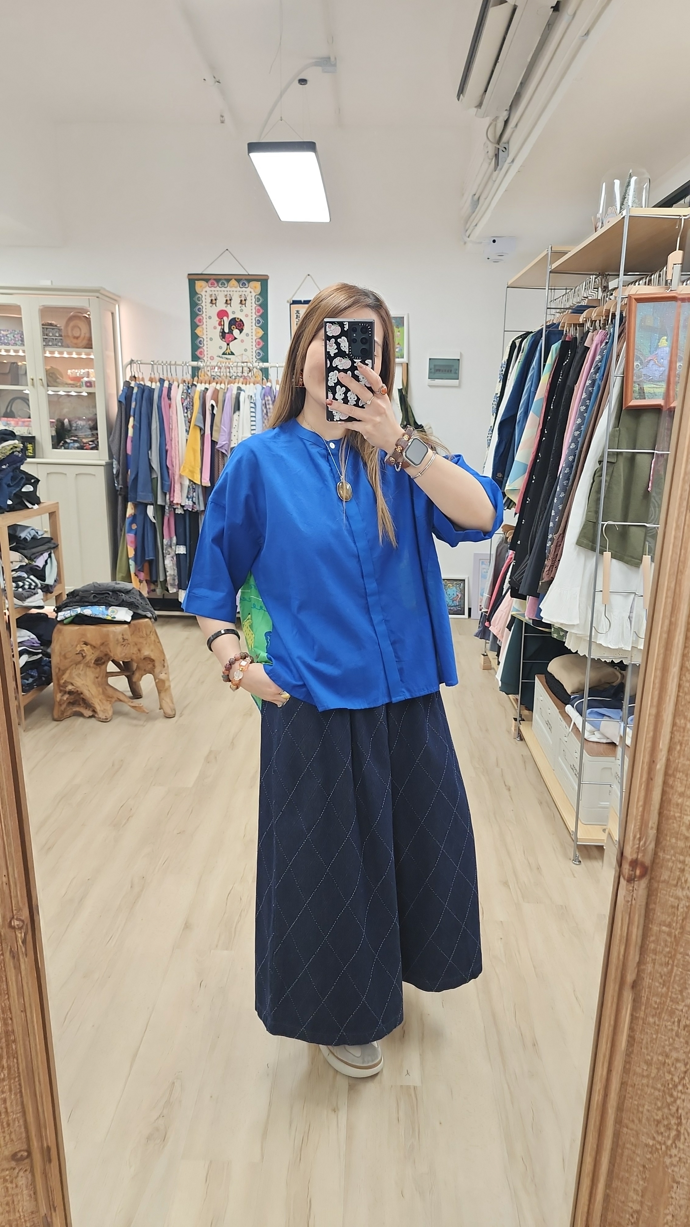 日牌藍拼背公仔圖案開胸裇