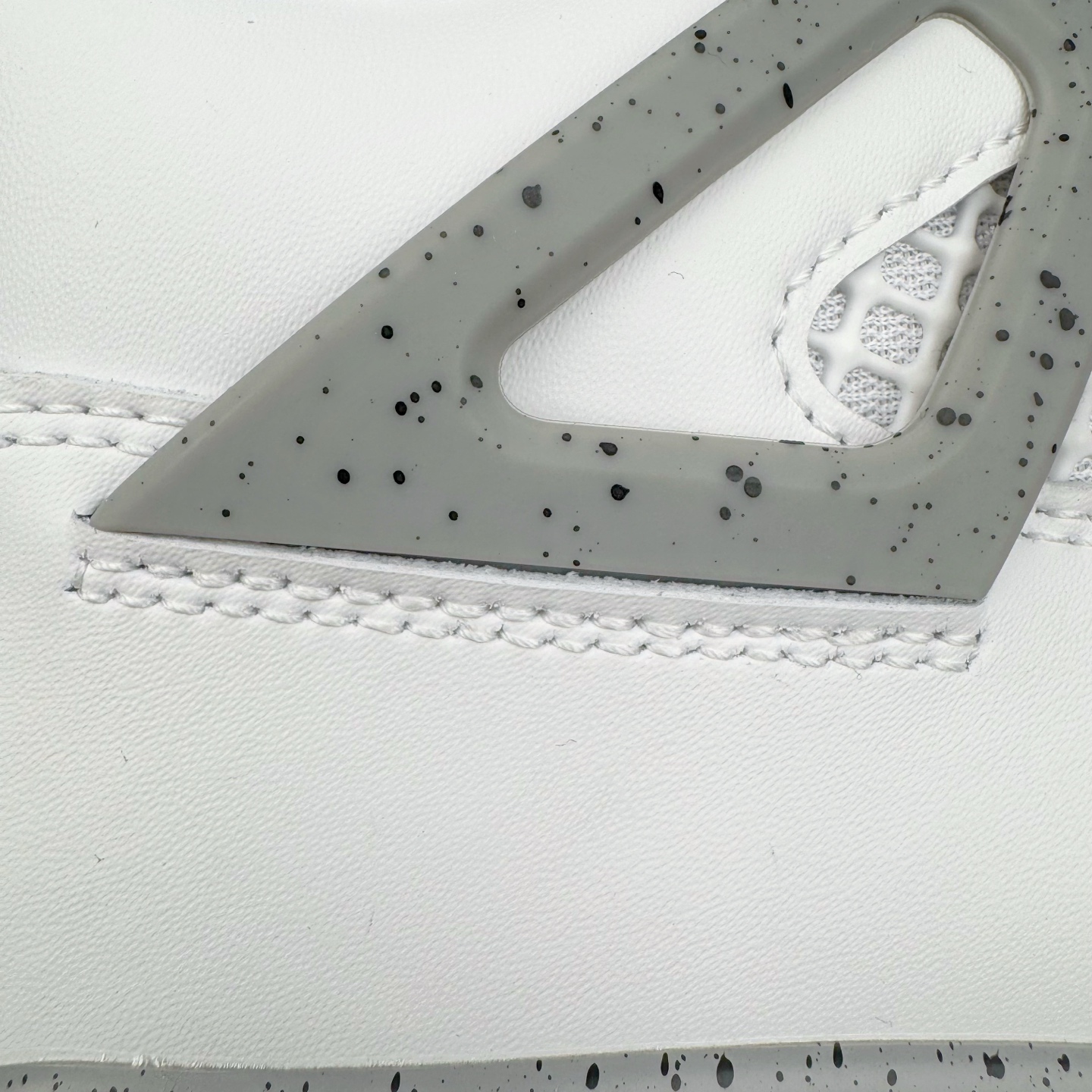 Air Jordan 4 Retro "White Cement" FV5029-100