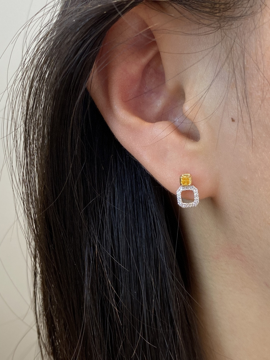 18K Yellow Diamond Earrings 