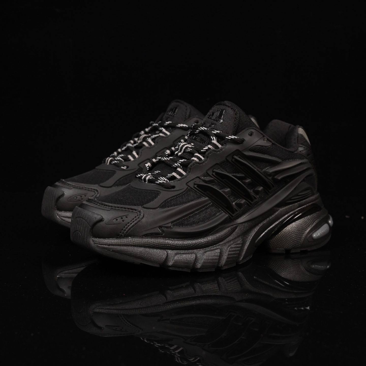 Pharrell Williams x Adidas Adistar Jellyfish 