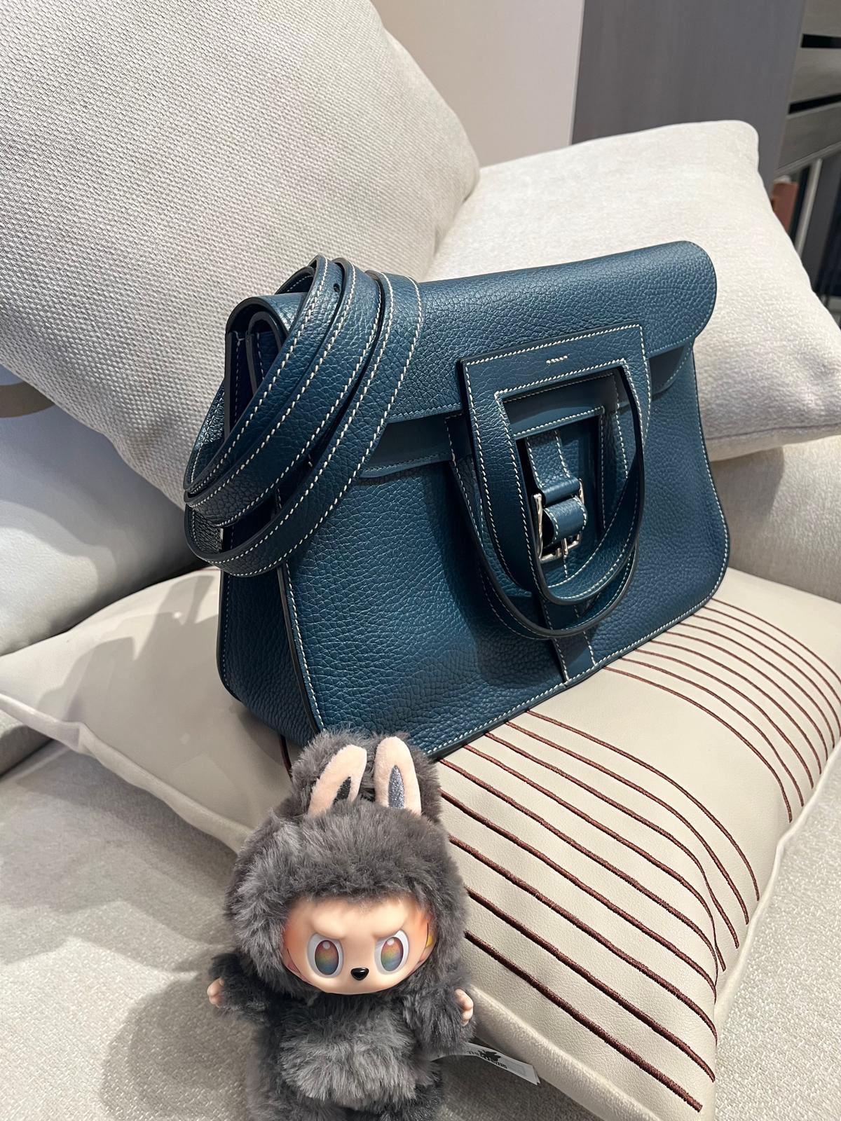 Hermes Halzan 31 Stamp A 100%Authentic, 95%New ✅Dust bag