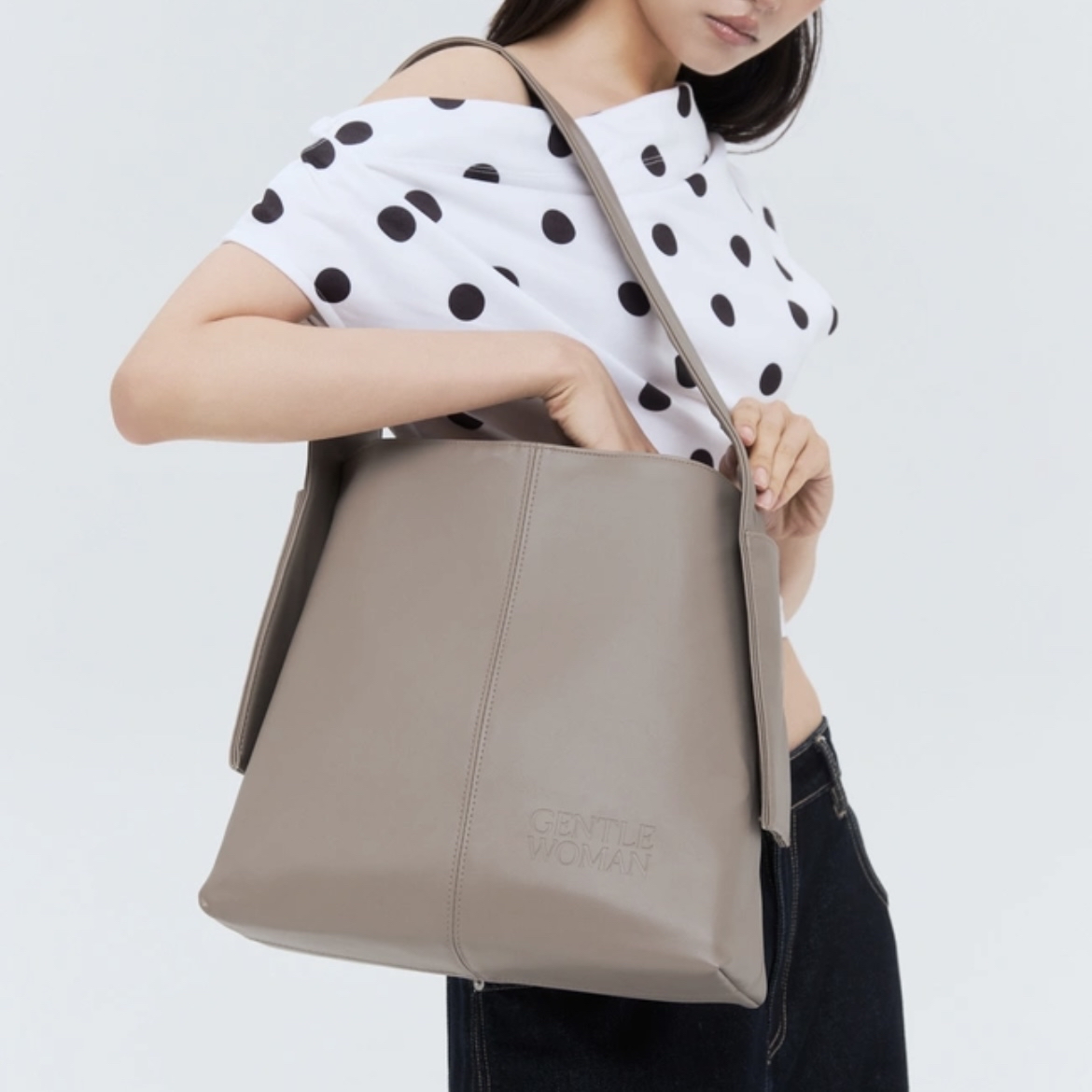 預購 | 🇹🇭GENTLEWOMAN PU CITY BUCKET BAG(BEIGE) BG1118-2
