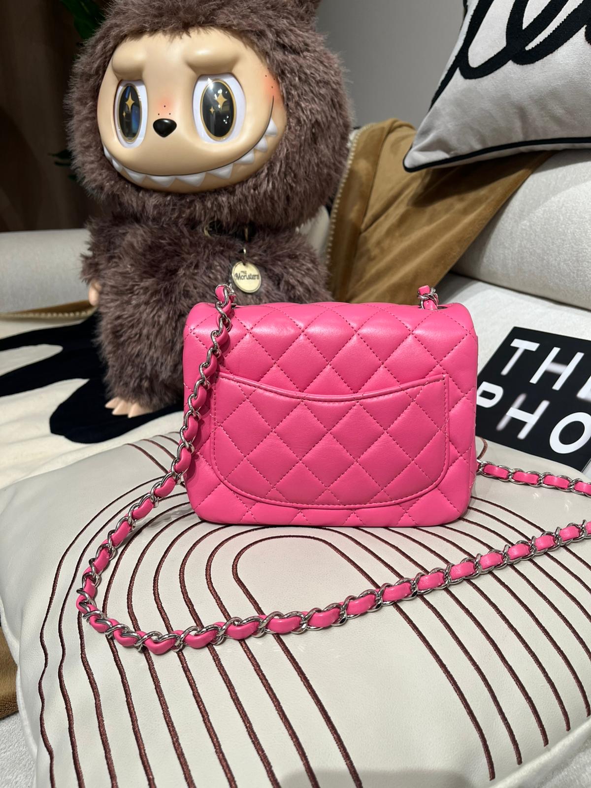 Chanel mini flap 17cm A35200 classic lambskin cf17,100%Authentic ,98%new  ✅收據副本✅CARD✅dust bag✅盒