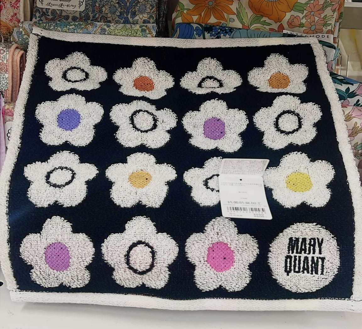 MARY QUANT 雛菊圖案毛巾手帕