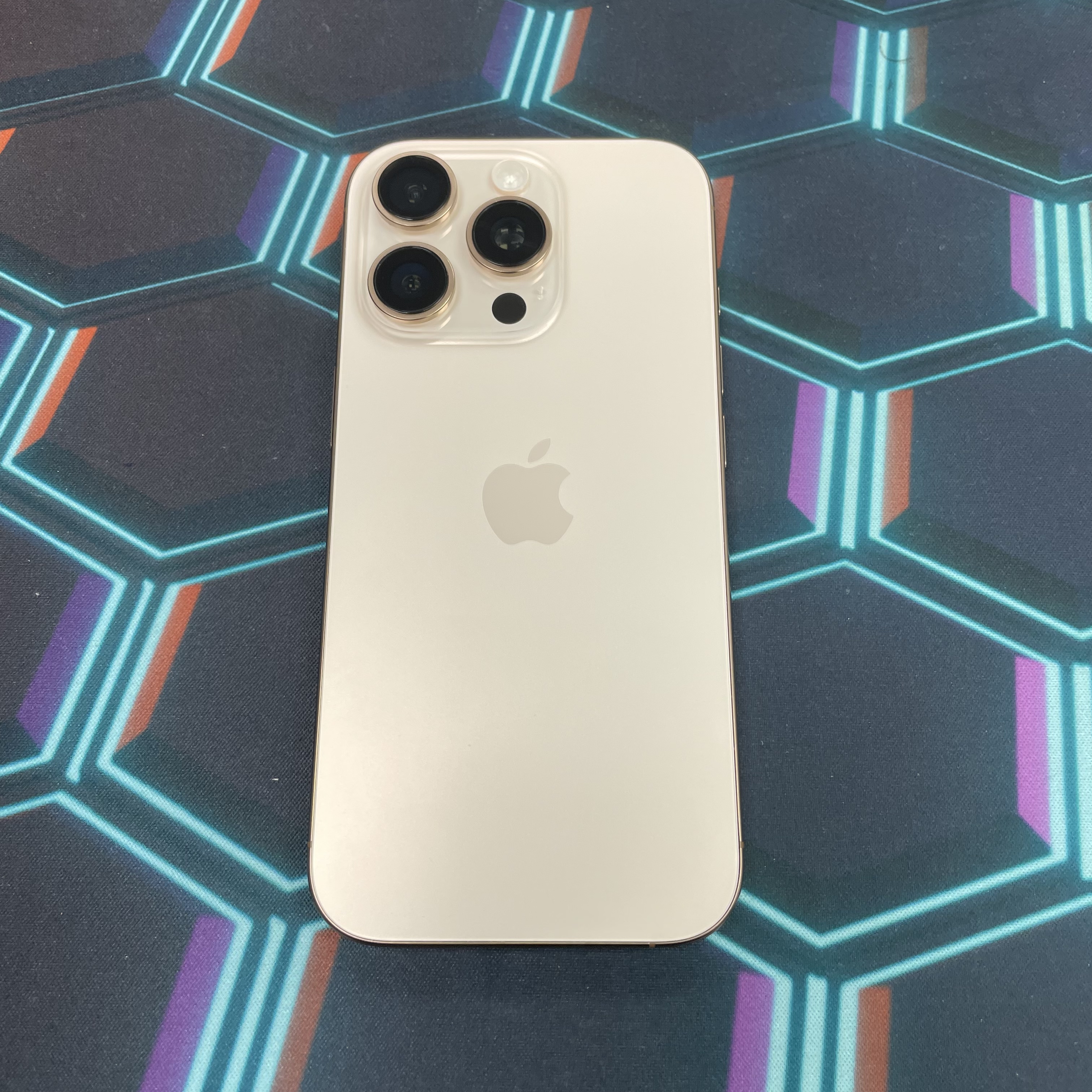 *6985 16 Pro 勁靚機 512GB 電88 沙色 gold